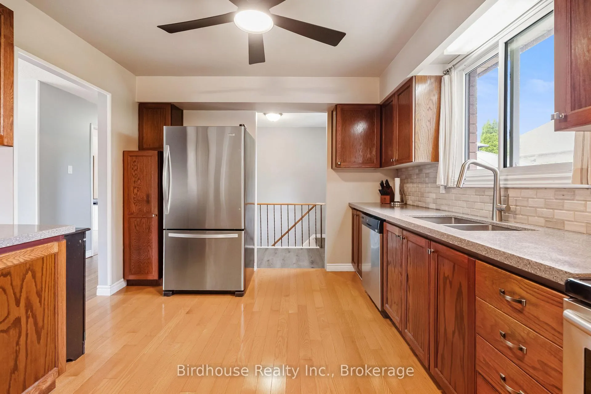 Photo 9 of 46 Corneil Street, Kawartha Lakes, Lindsay — HOMEH