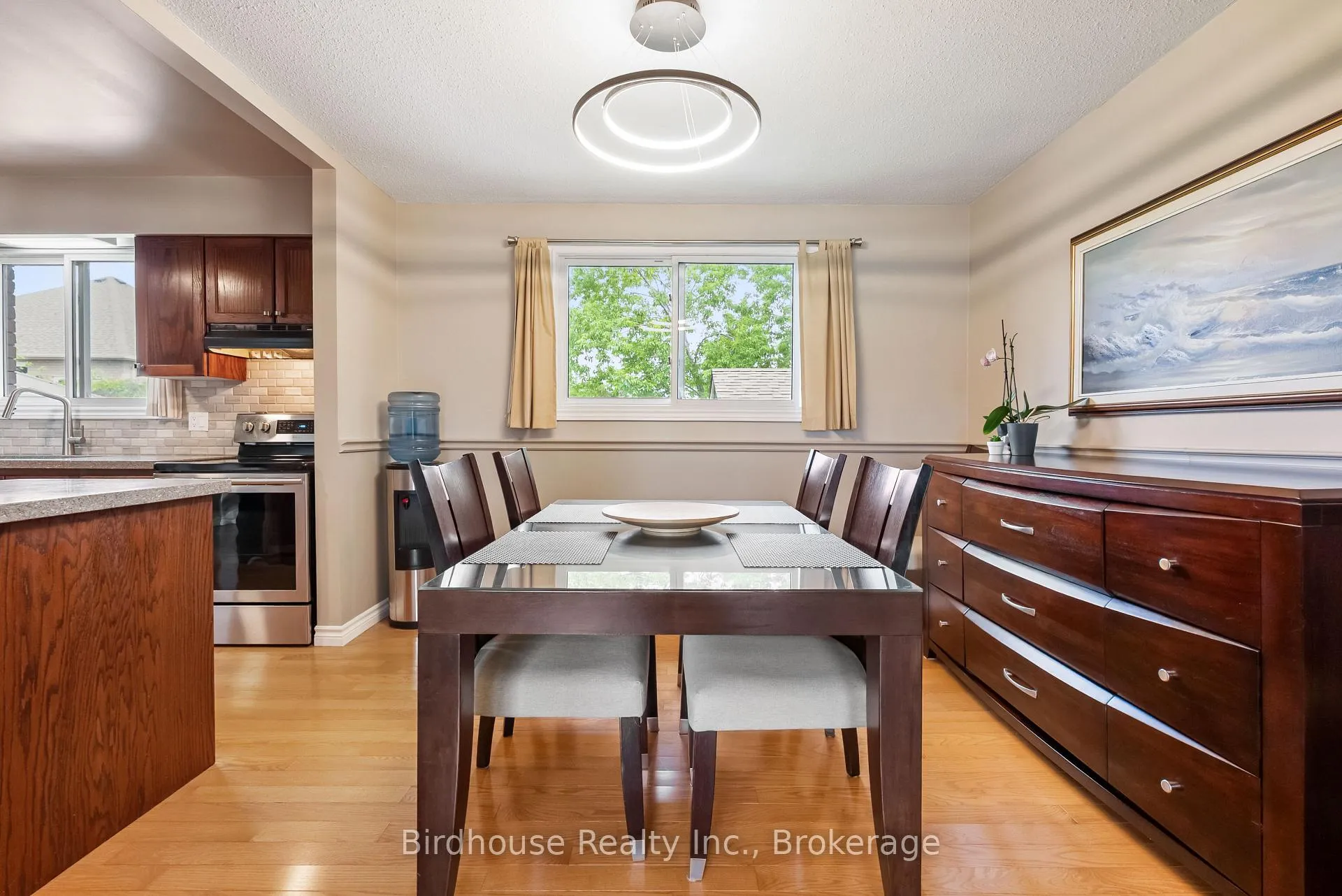 Photo 12 of 46 Corneil Street, Kawartha Lakes, Lindsay — HOMEH