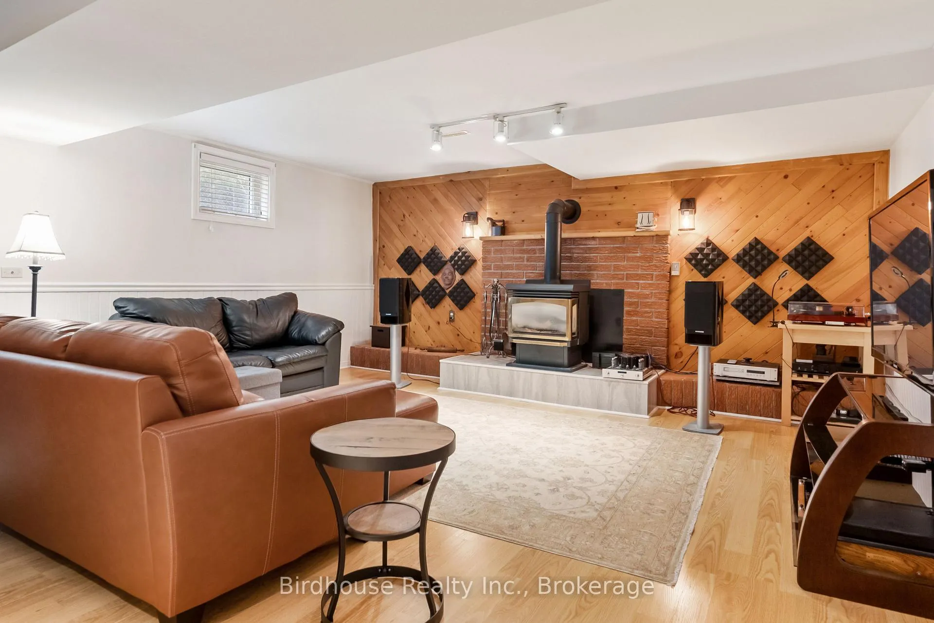 Photo 20 of 46 Corneil Street, Kawartha Lakes, Lindsay — HOMEH