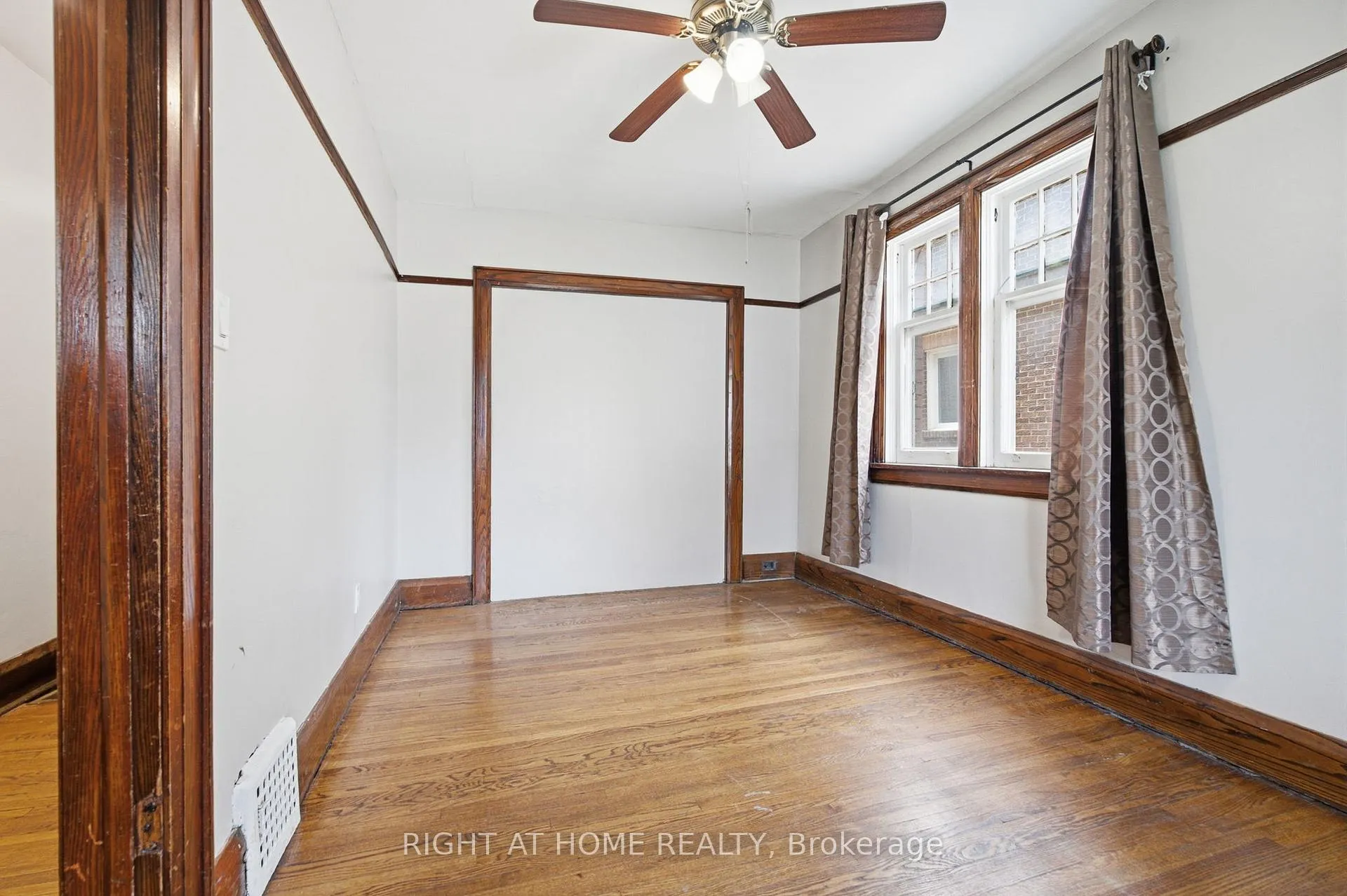 Photo 7 of 502 Salem Avenue N, Toronto, Dovercourt-Wallace Emerson-Junction — HOMEH