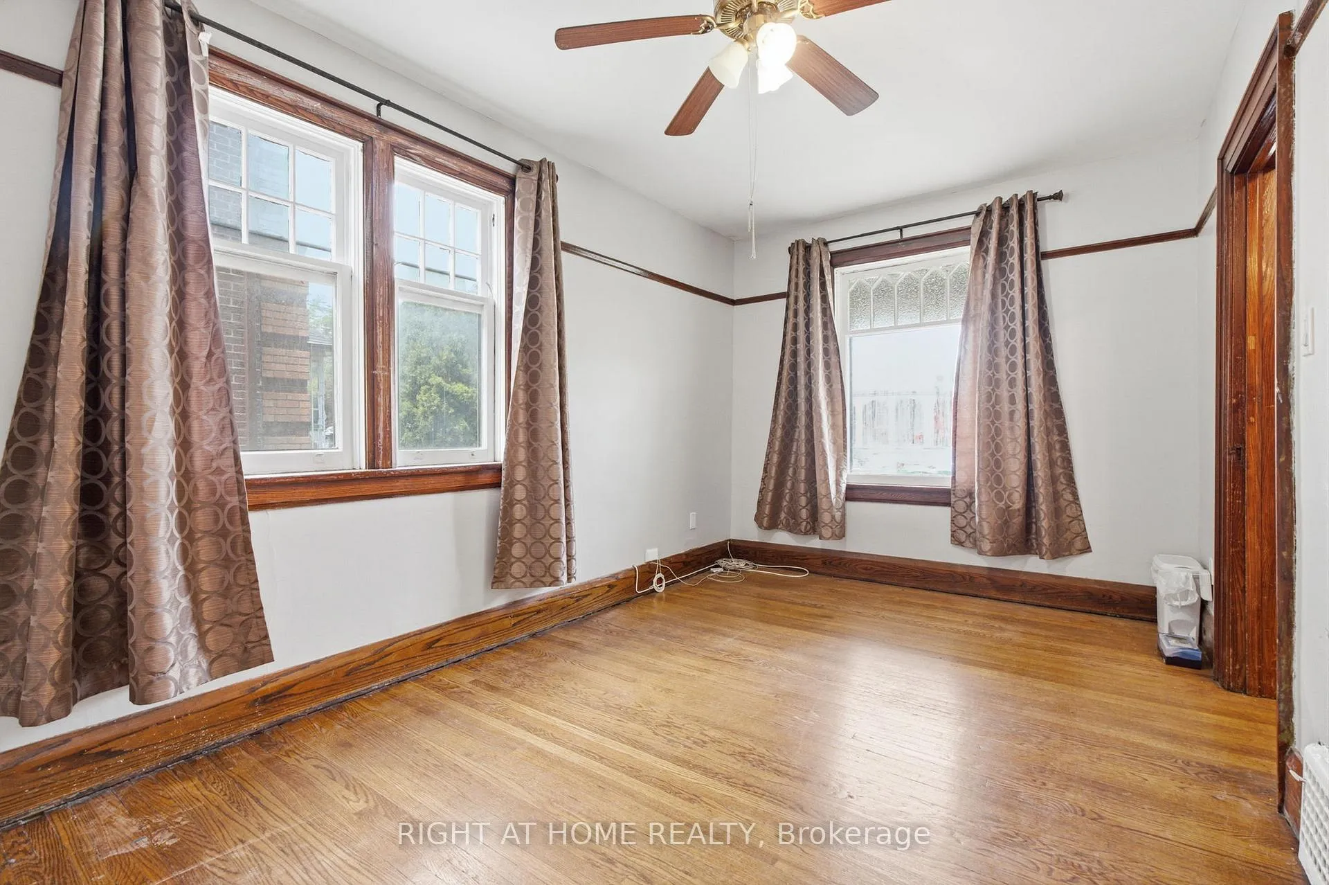 Photo 9 of 502 Salem Avenue N, Toronto, Dovercourt-Wallace Emerson-Junction — HOMEH