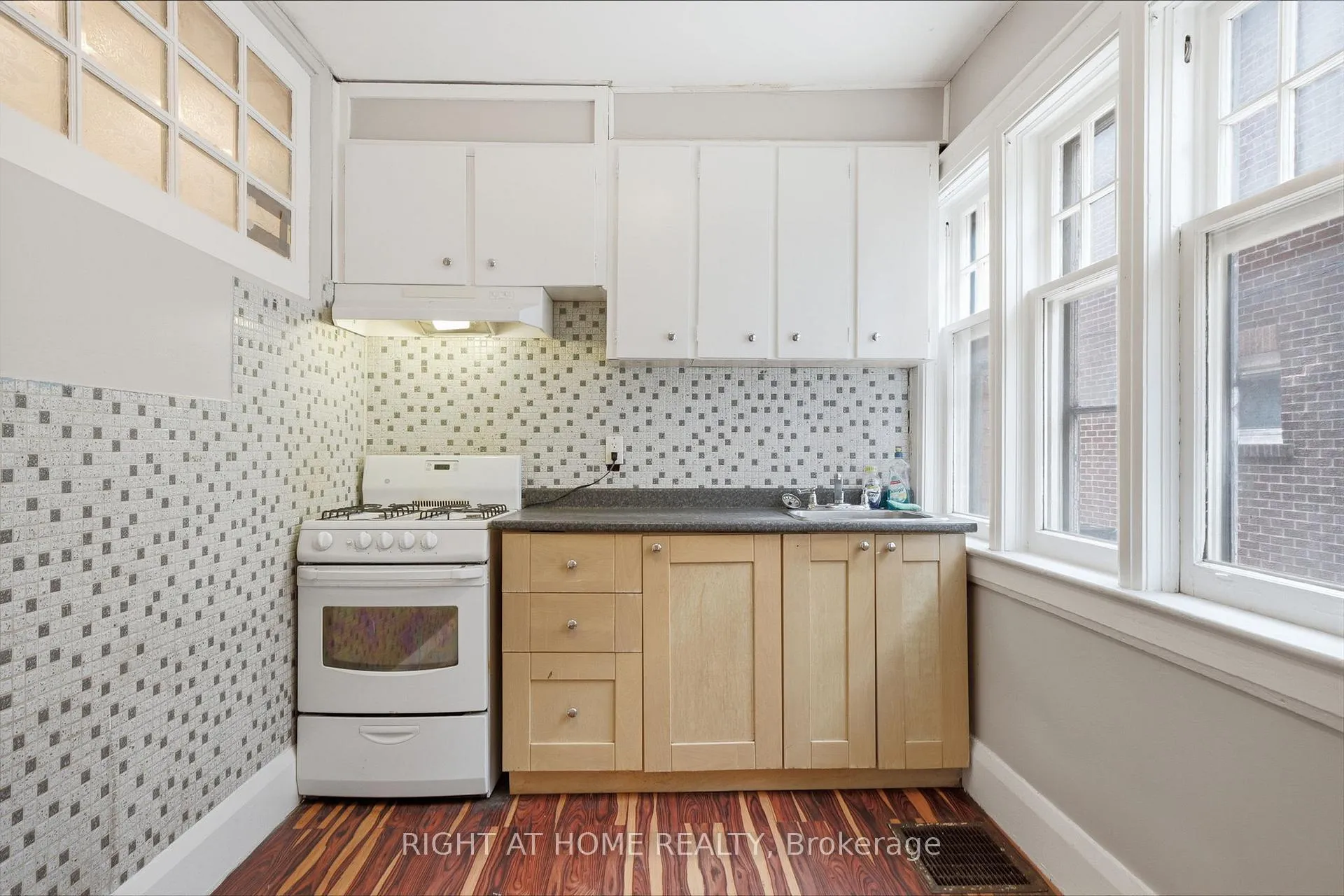 Photo 12 of 502 Salem Avenue N, Toronto, Dovercourt-Wallace Emerson-Junction — HOMEH
