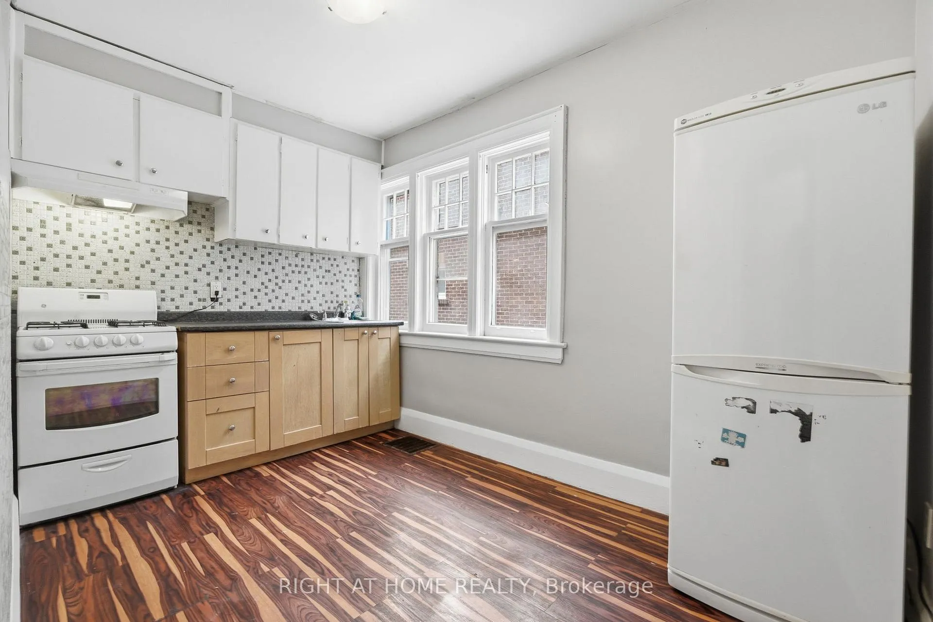 Photo 13 of 502 Salem Avenue N, Toronto, Dovercourt-Wallace Emerson-Junction — HOMEH