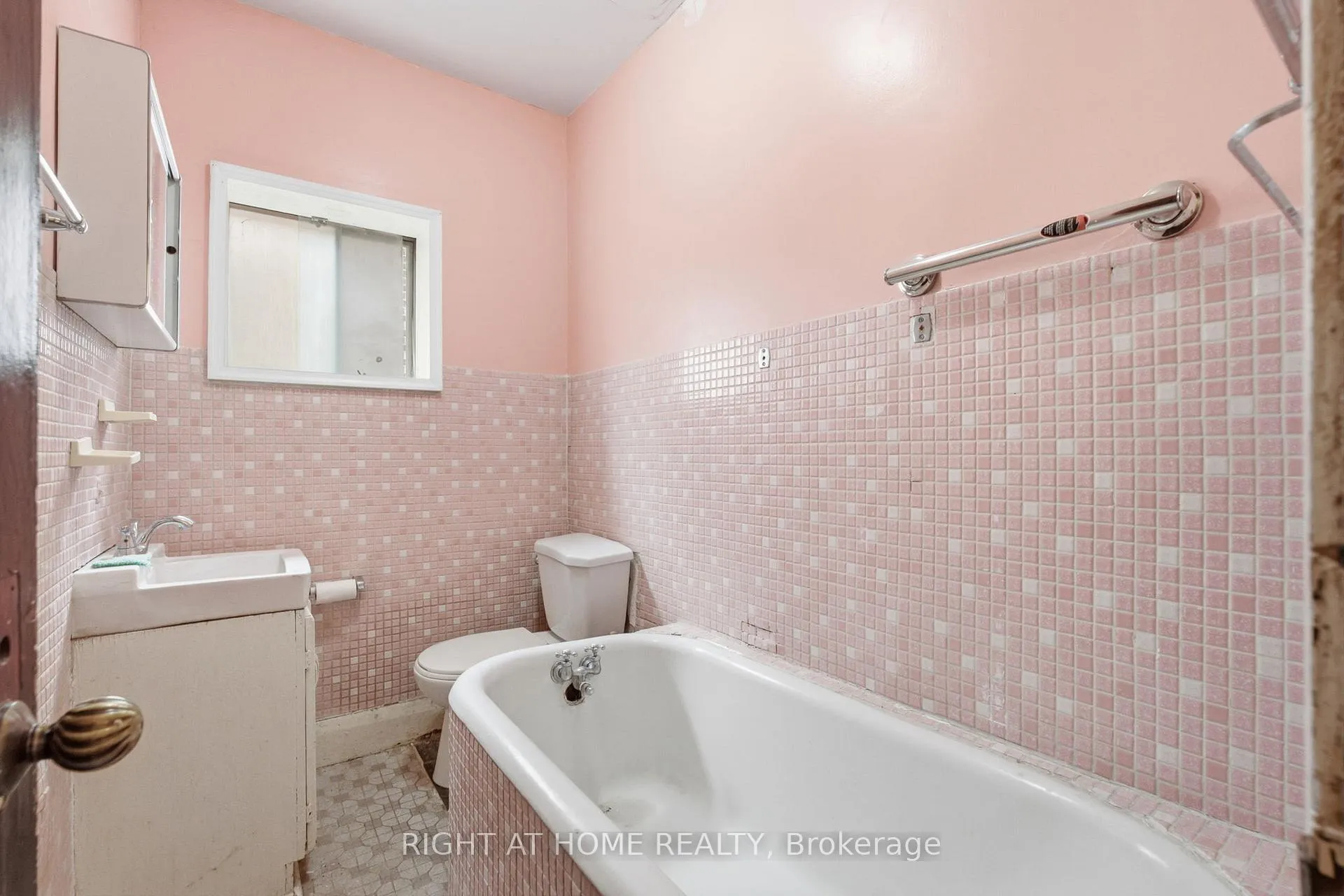 Photo 19 of 502 Salem Avenue N, Toronto, Dovercourt-Wallace Emerson-Junction — HOMEH