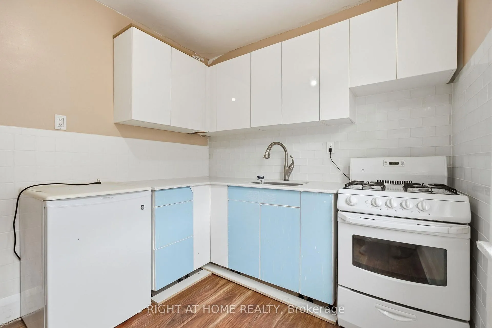 Photo 33 of 502 Salem Avenue N, Toronto, Dovercourt-Wallace Emerson-Junction — HOMEH