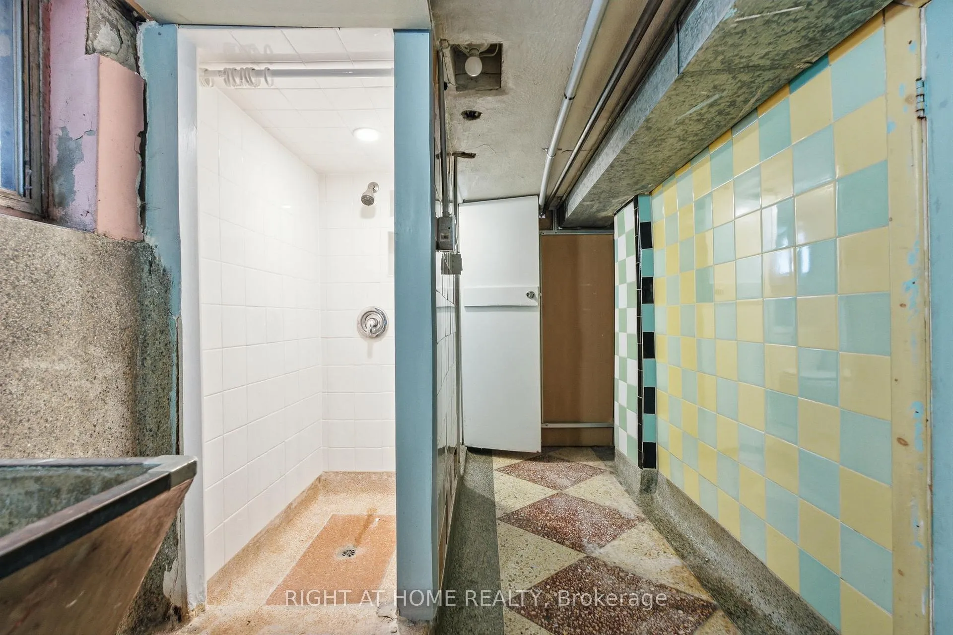 Photo 43 of 502 Salem Avenue N, Toronto, Dovercourt-Wallace Emerson-Junction — HOMEH