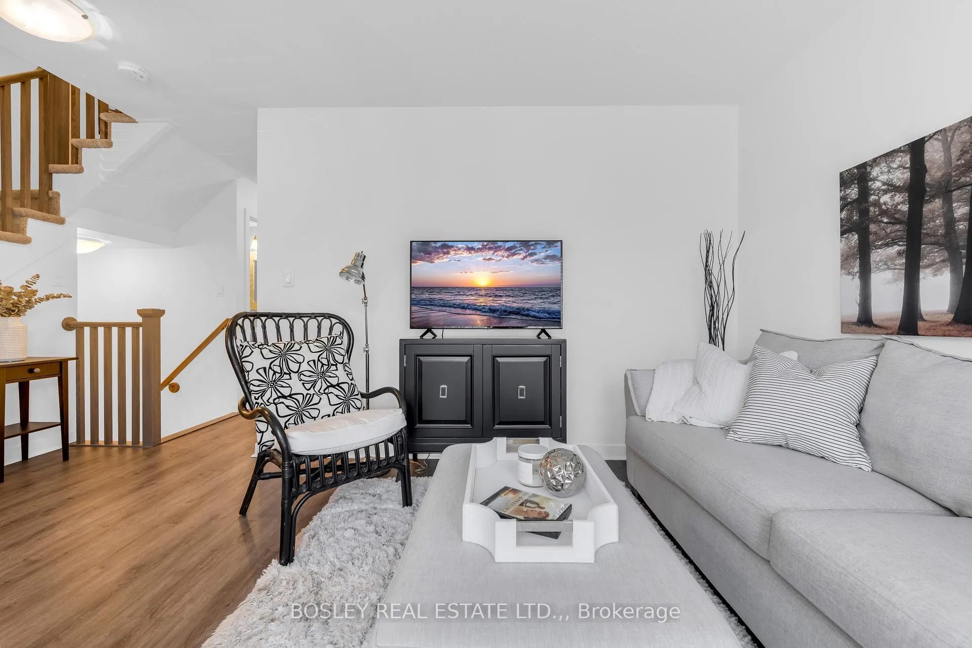 Photo 3 of Unit 3, 26 Chicory Crescent, St. Catharines, Haig — HOMEH
