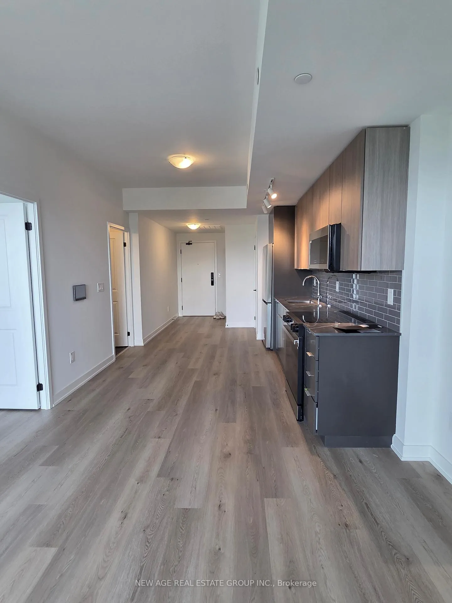 Photo 7 of Unit 2309, 2075 Lakeshore Road, Burlington, Brant — HOMEH