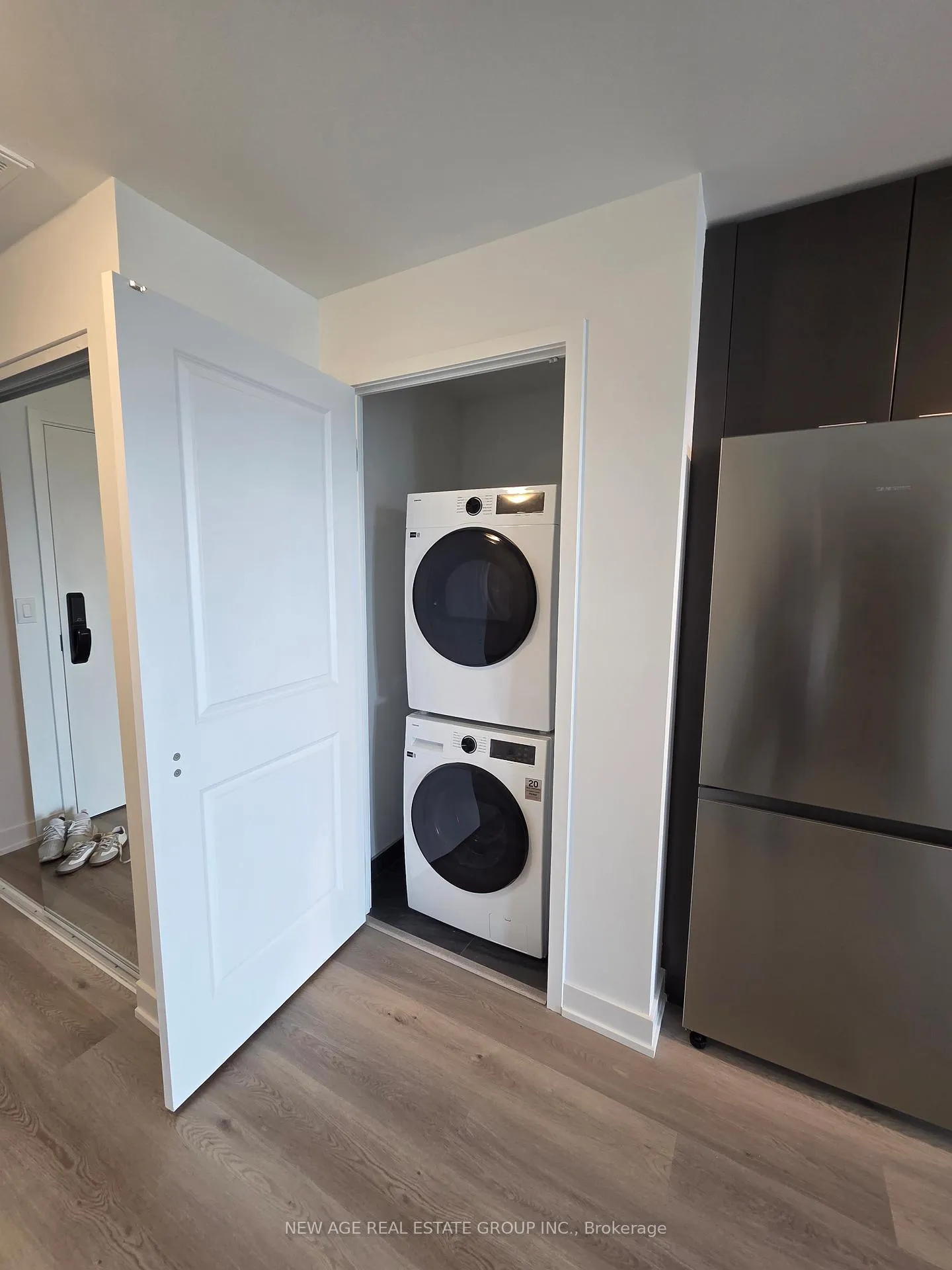 Photo 8 of Unit 2309, 2075 Lakeshore Road, Burlington, Brant — HOMEH