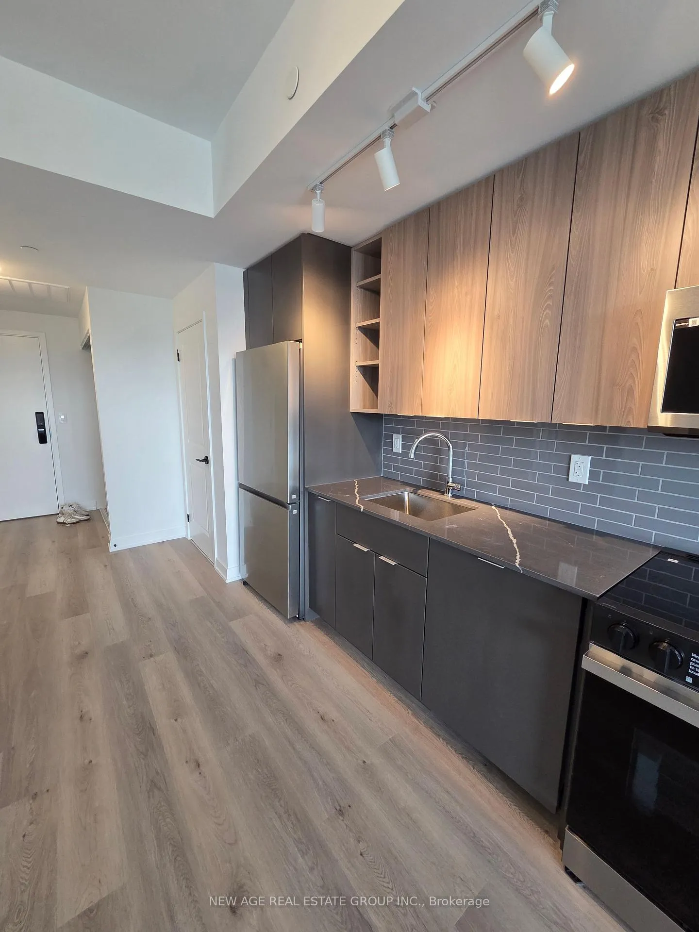 Photo 9 of Unit 2309, 2075 Lakeshore Road, Burlington, Brant — HOMEH