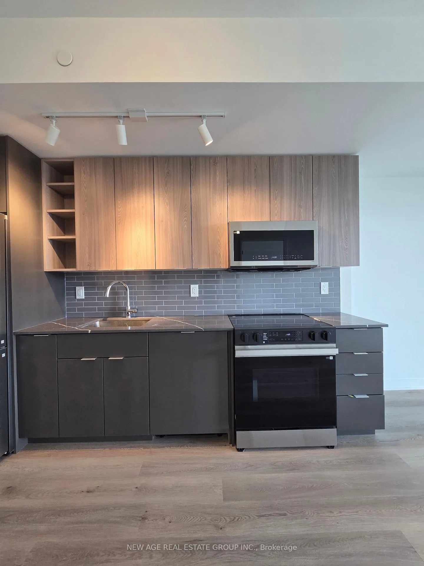 Photo 10 of Unit 2309, 2075 Lakeshore Road, Burlington, Brant — HOMEH