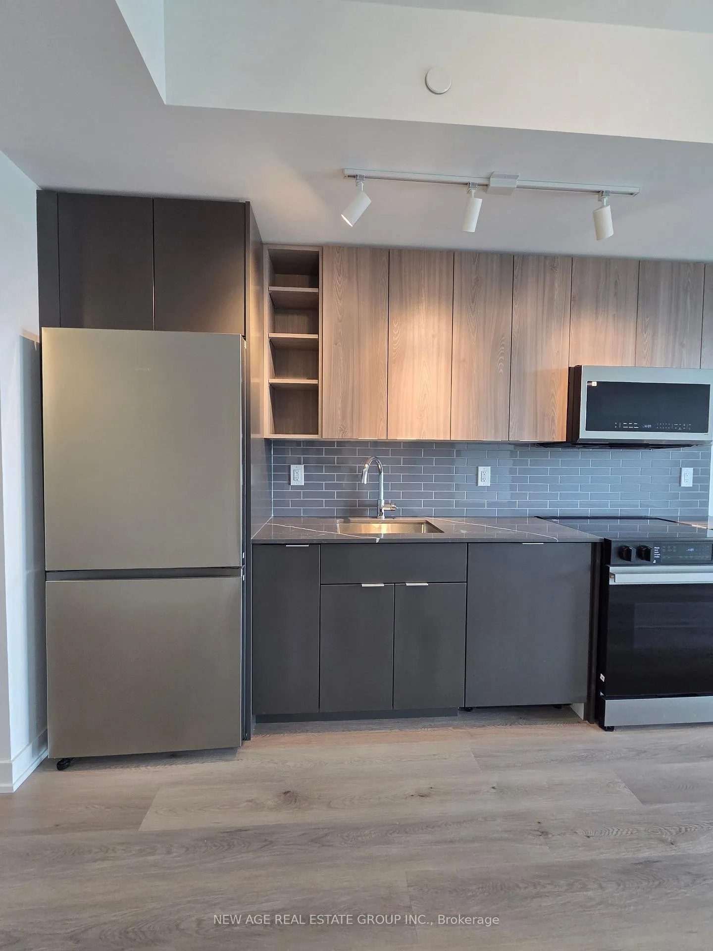 Photo 11 of Unit 2309, 2075 Lakeshore Road, Burlington, Brant — HOMEH