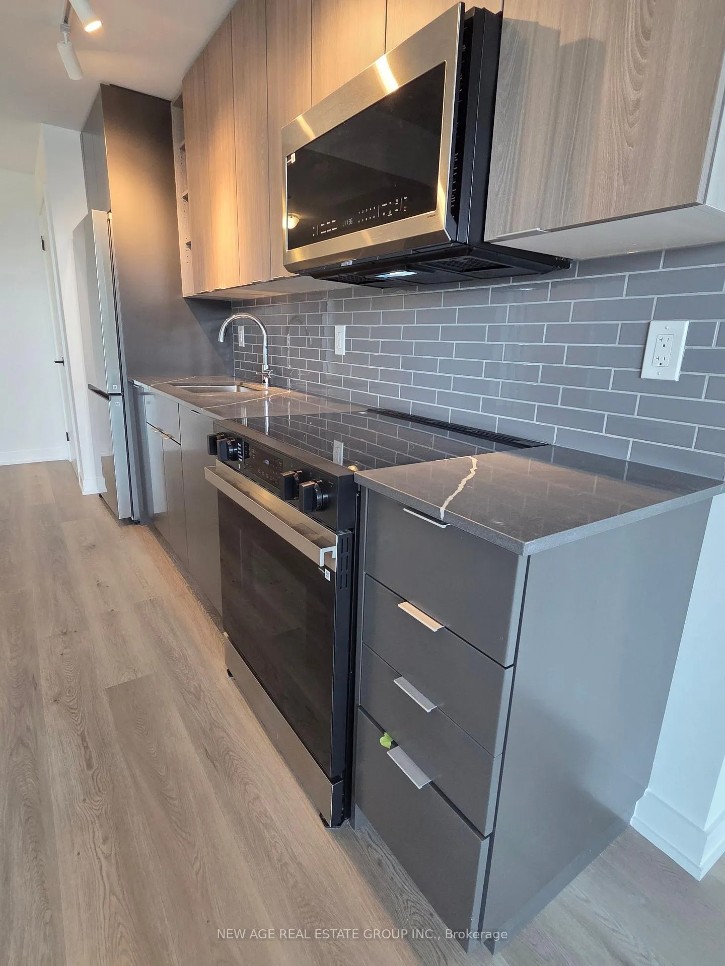Photo 12 of Unit 2309, 2075 Lakeshore Road, Burlington, Brant — HOMEH