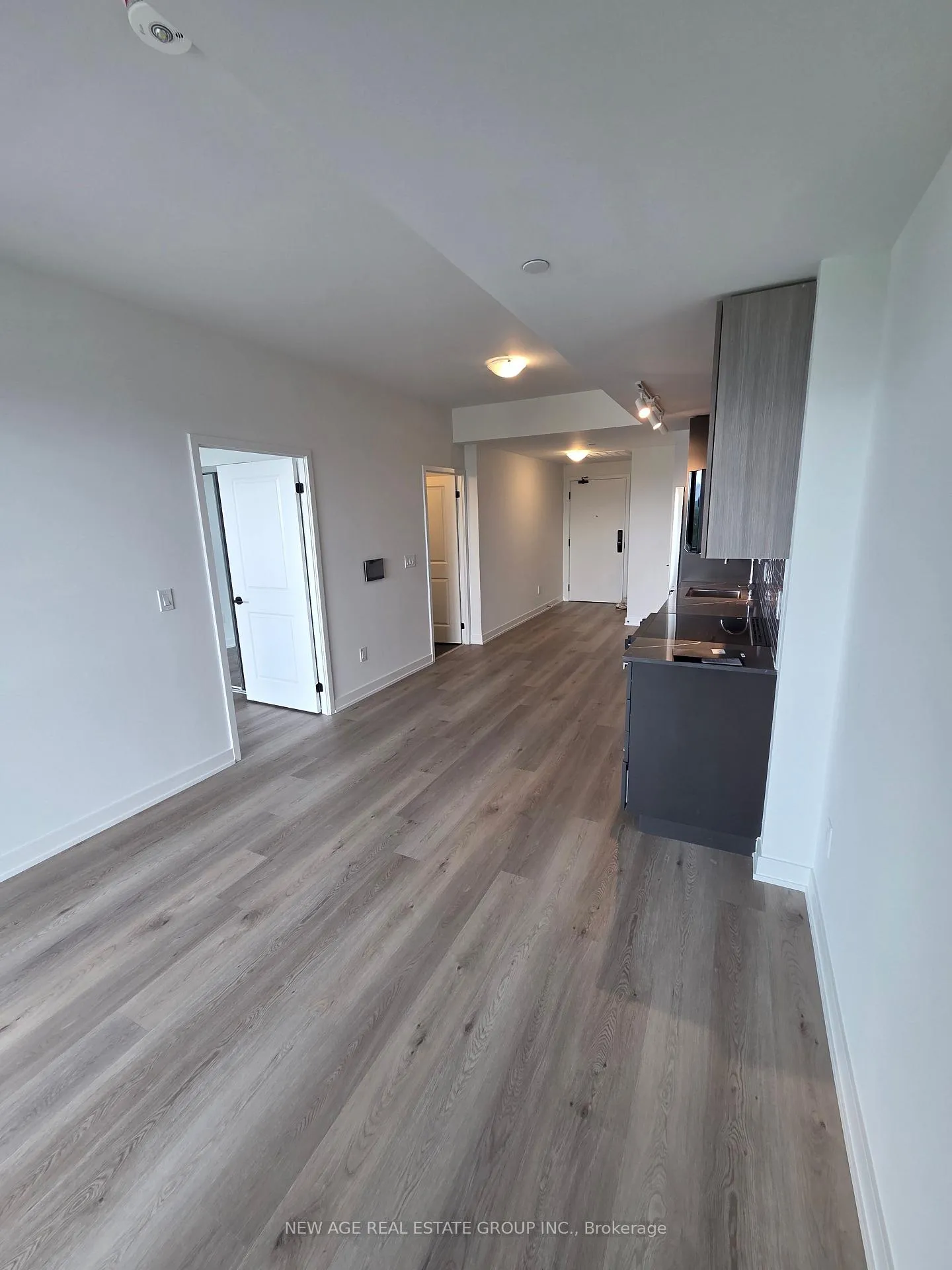 Photo 13 of Unit 2309, 2075 Lakeshore Road, Burlington, Brant — HOMEH