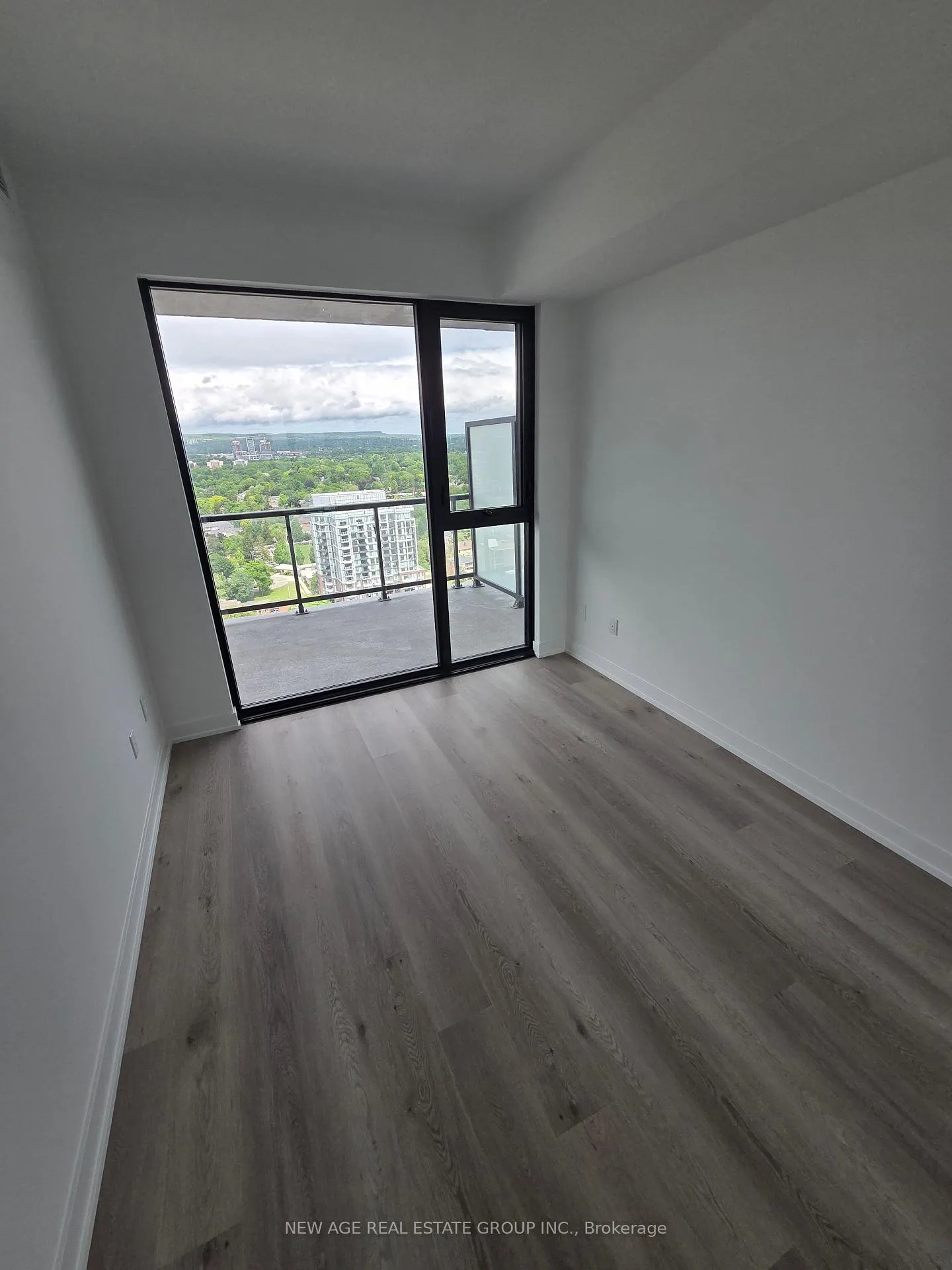 Photo 17 of Unit 2309, 2075 Lakeshore Road, Burlington, Brant — HOMEH
