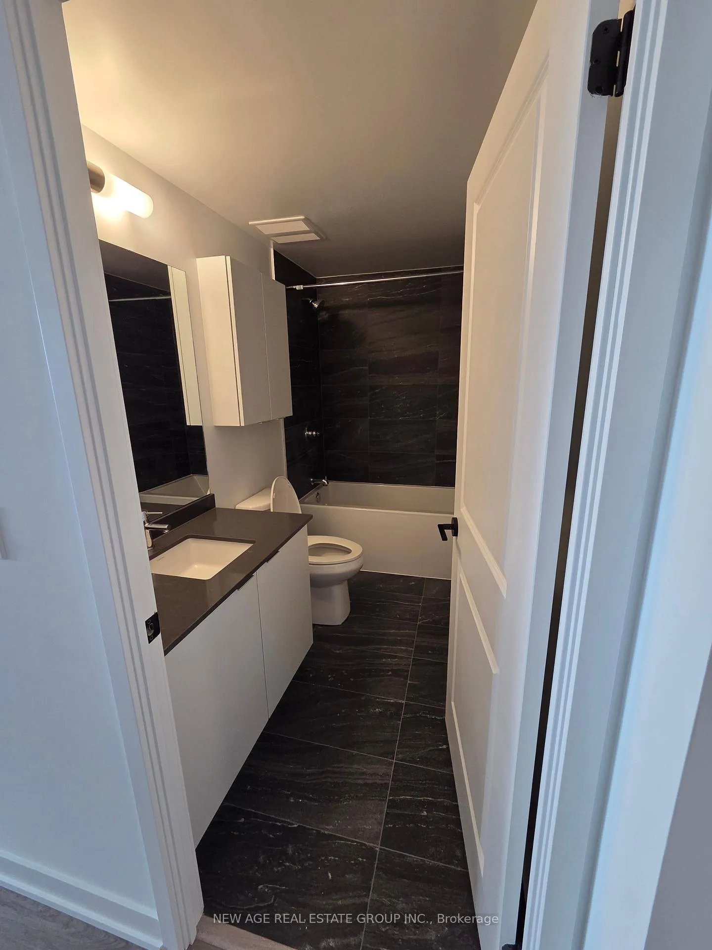 Photo 24 of Unit 2309, 2075 Lakeshore Road, Burlington, Brant — HOMEH
