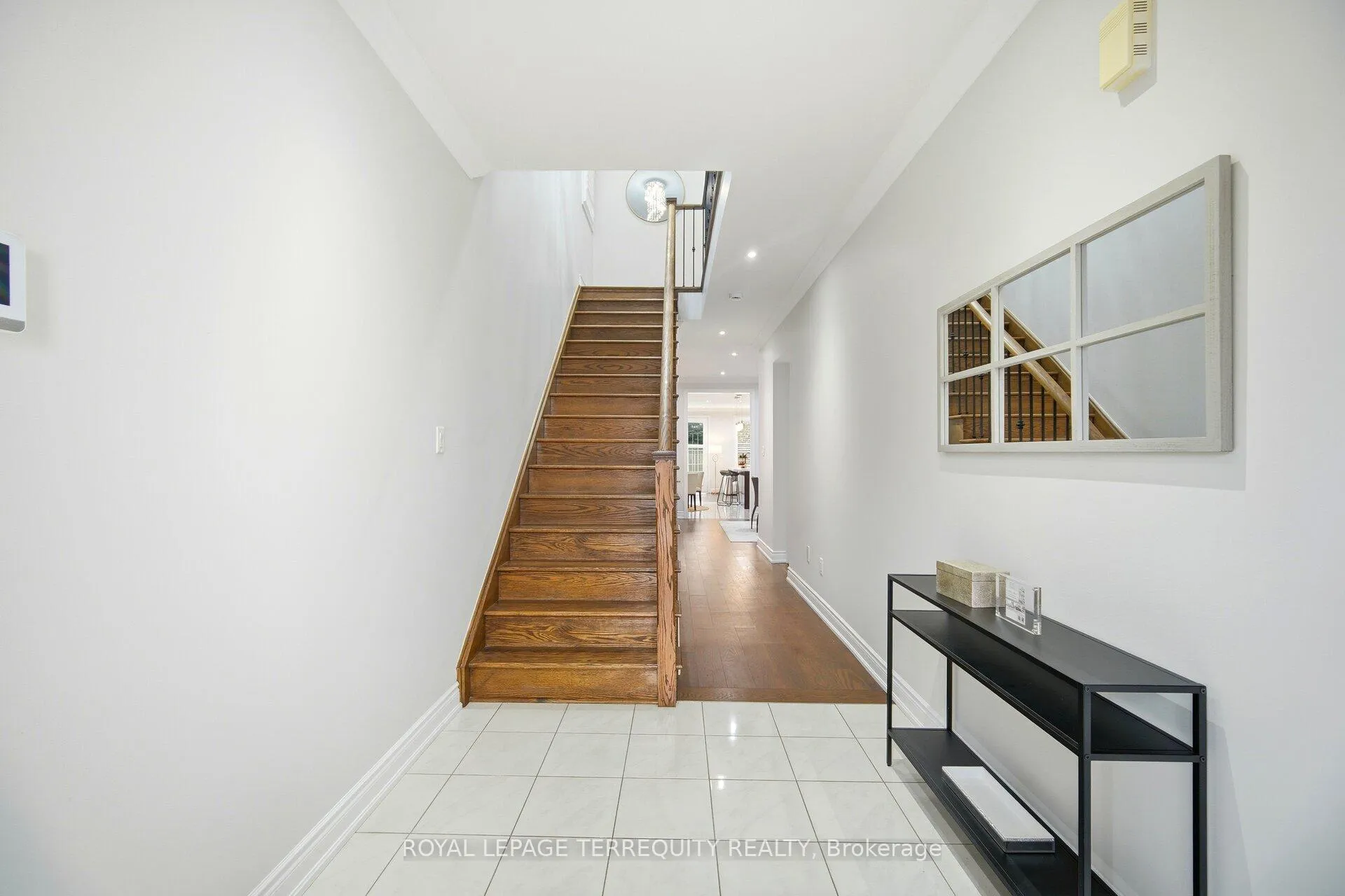 Photo 3 of 86 Hatton Garden Road, Vaughan, Vellore Village — HOMEH