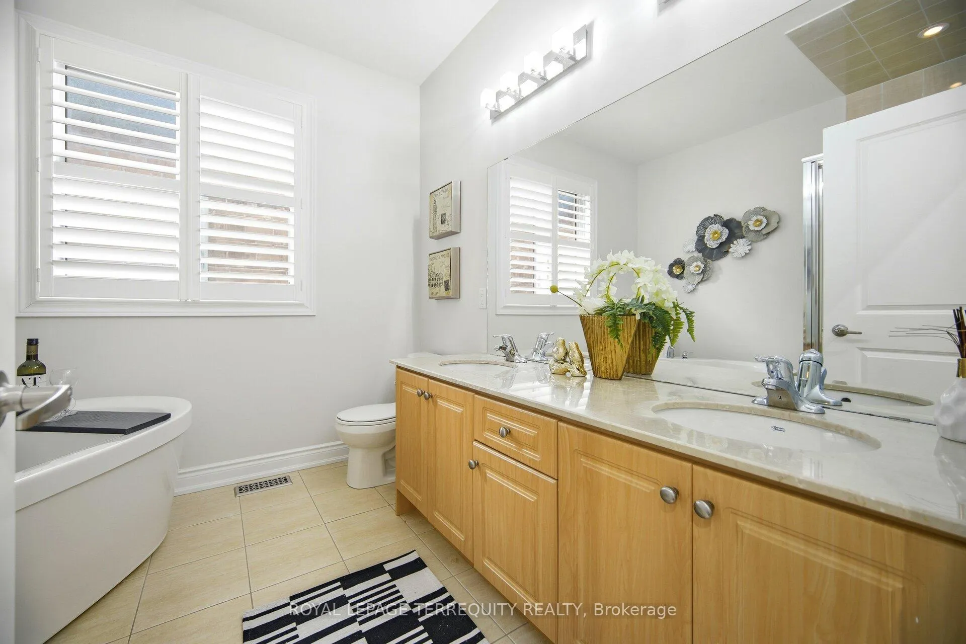 Photo 21 of 86 Hatton Garden Road, Vaughan, Vellore Village — HOMEH