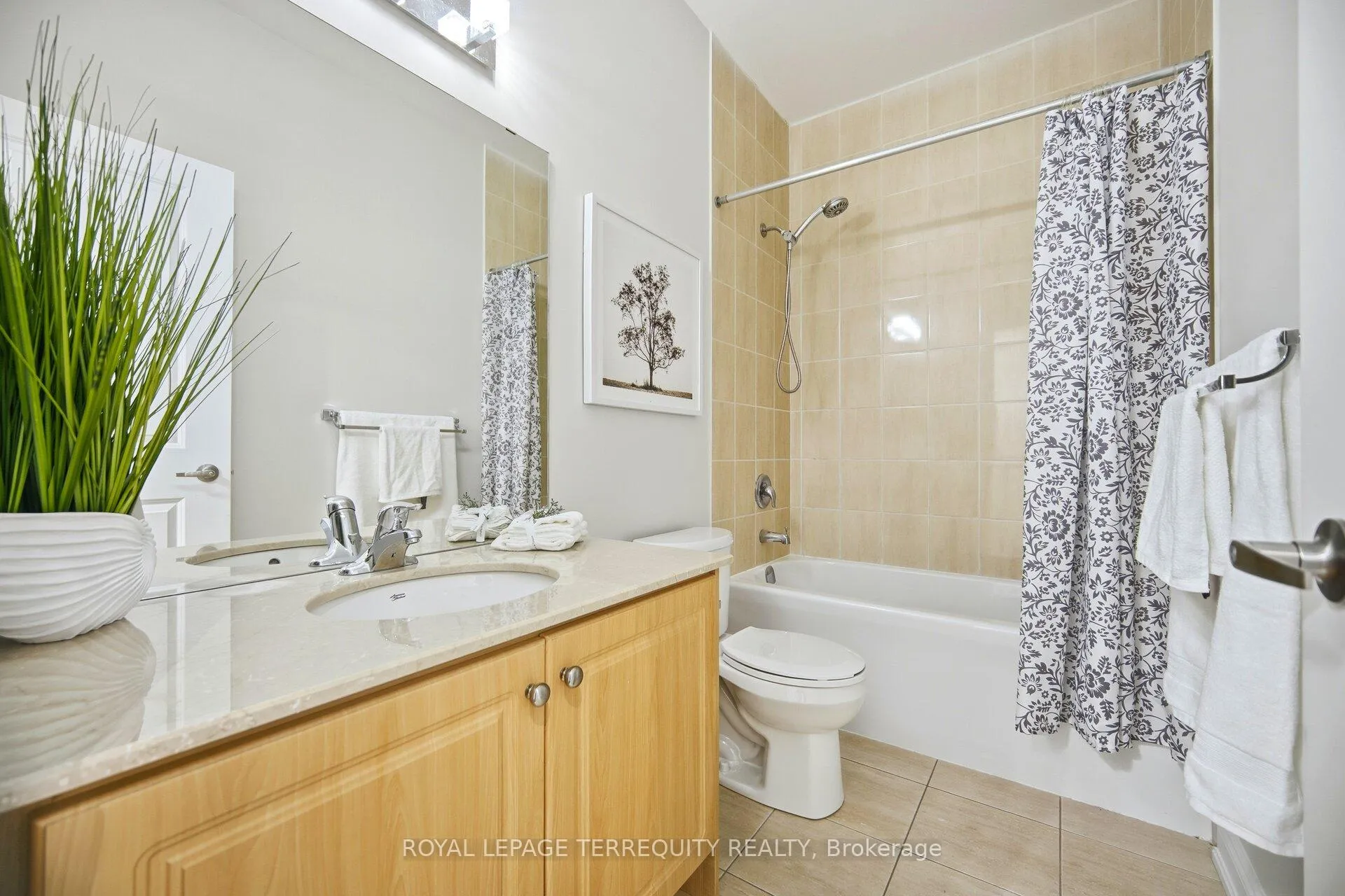 Photo 33 of 86 Hatton Garden Road, Vaughan, Vellore Village — HOMEH