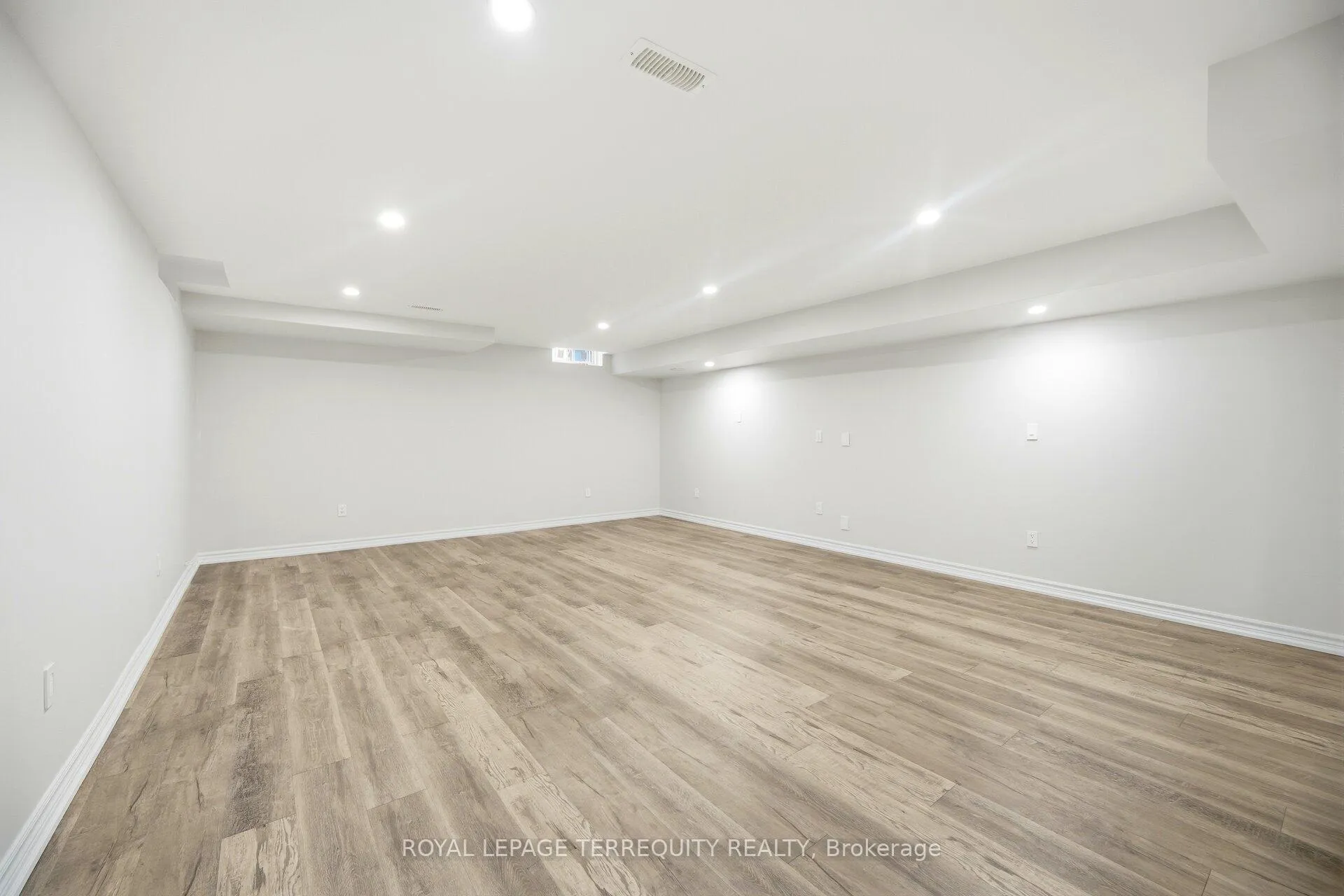 Photo 40 of 86 Hatton Garden Road, Vaughan, Vellore Village — HOMEH