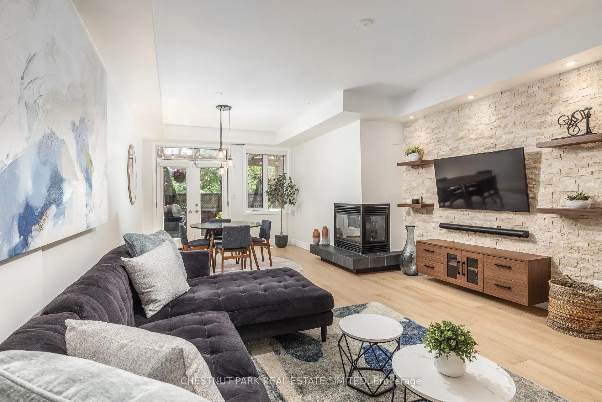 Front of Unit 101, 500 Richmond Street W