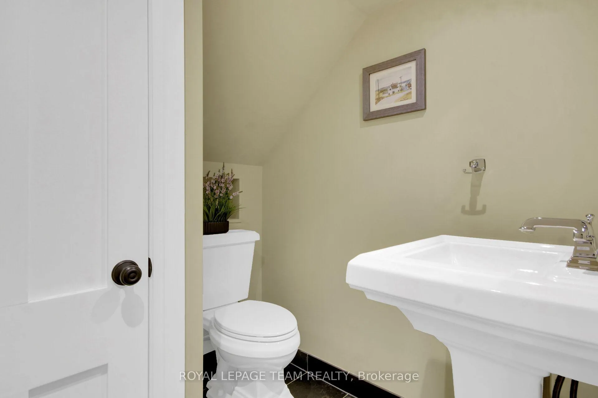 Photo 17 of 154 Lake Avenue E, Carleton Place, Carleton Place — HOMEH