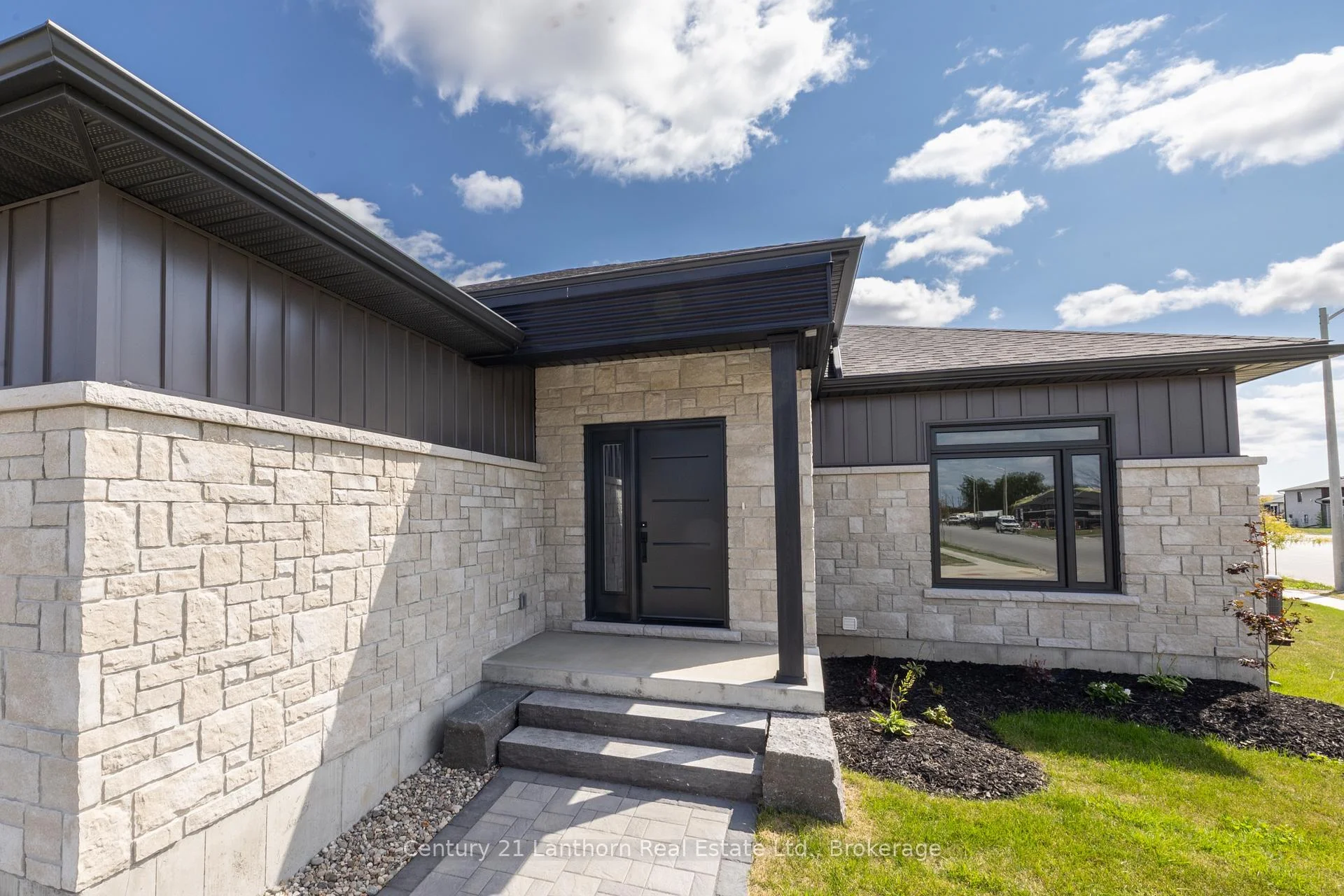 Photo 6 of 74 Hastings Park Drive, Belleville, Belleville Ward — HOMEH