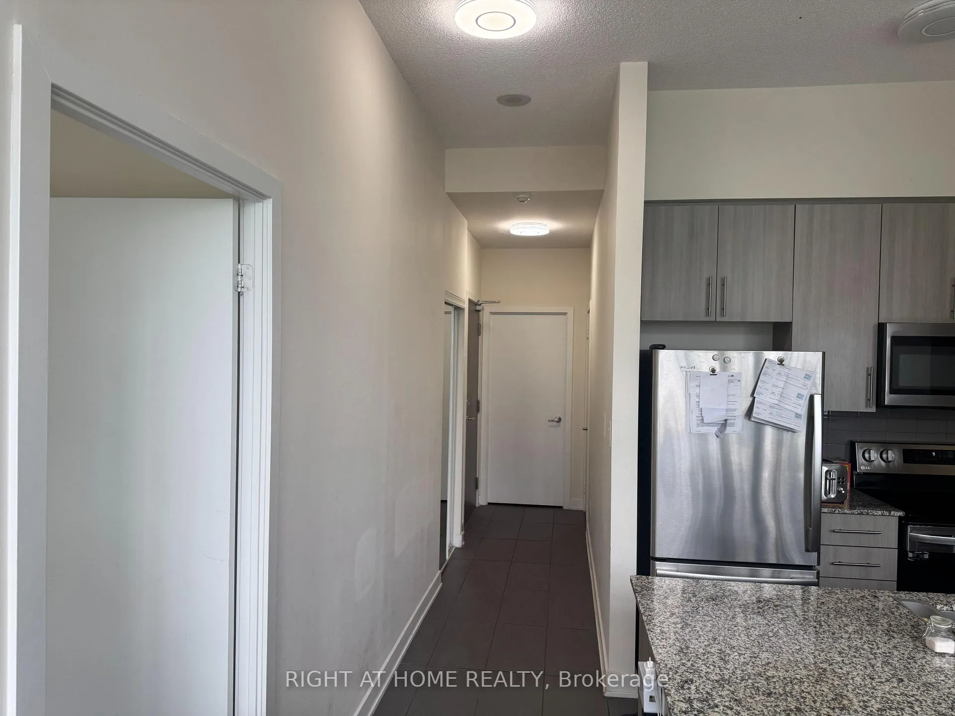 Photo 4 of Unit 708, 4099 Brickstone Mews, Mississauga, City Centre — HOMEH