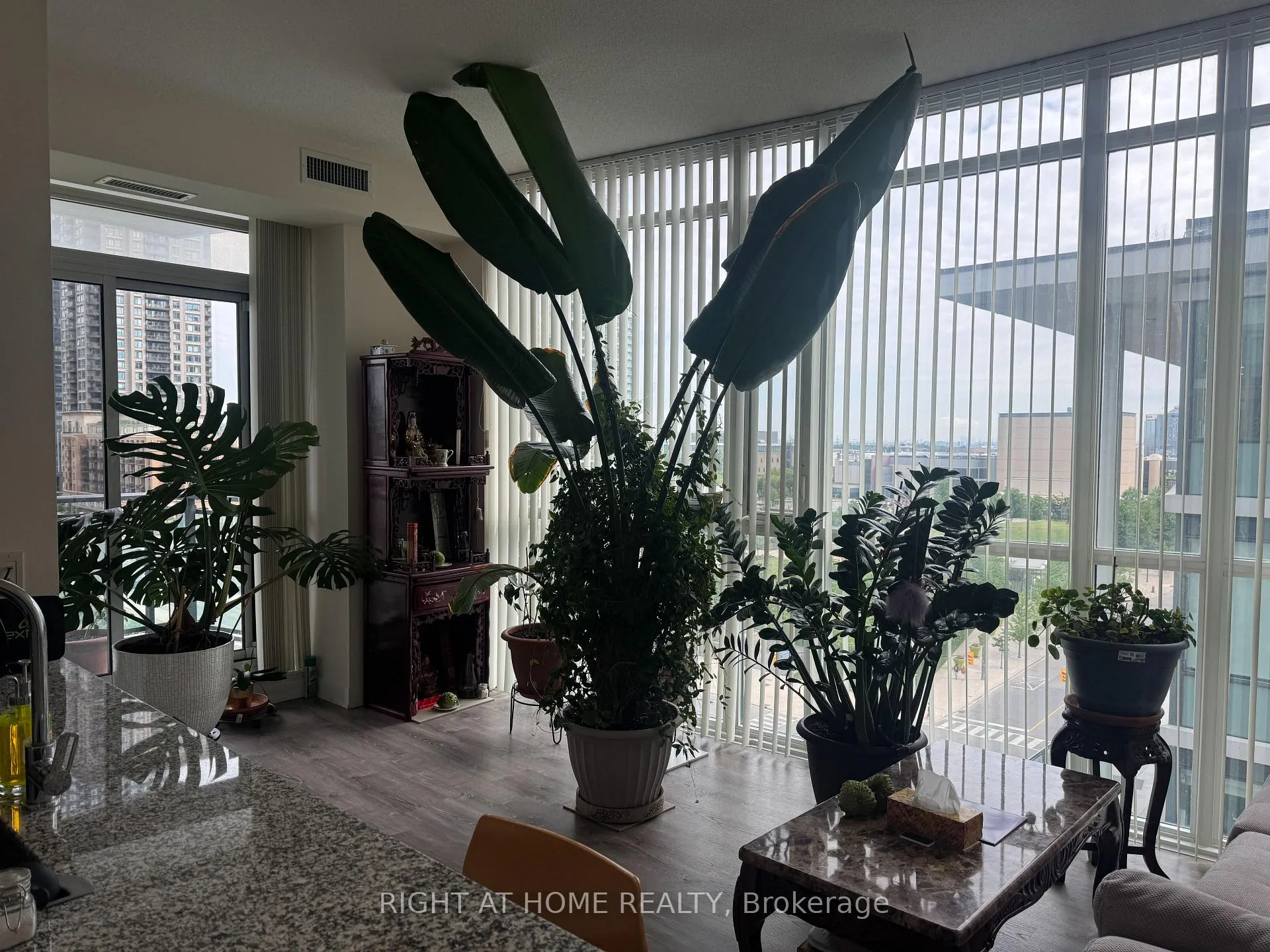 Photo 5 of Unit 708, 4099 Brickstone Mews, Mississauga, City Centre — HOMEH