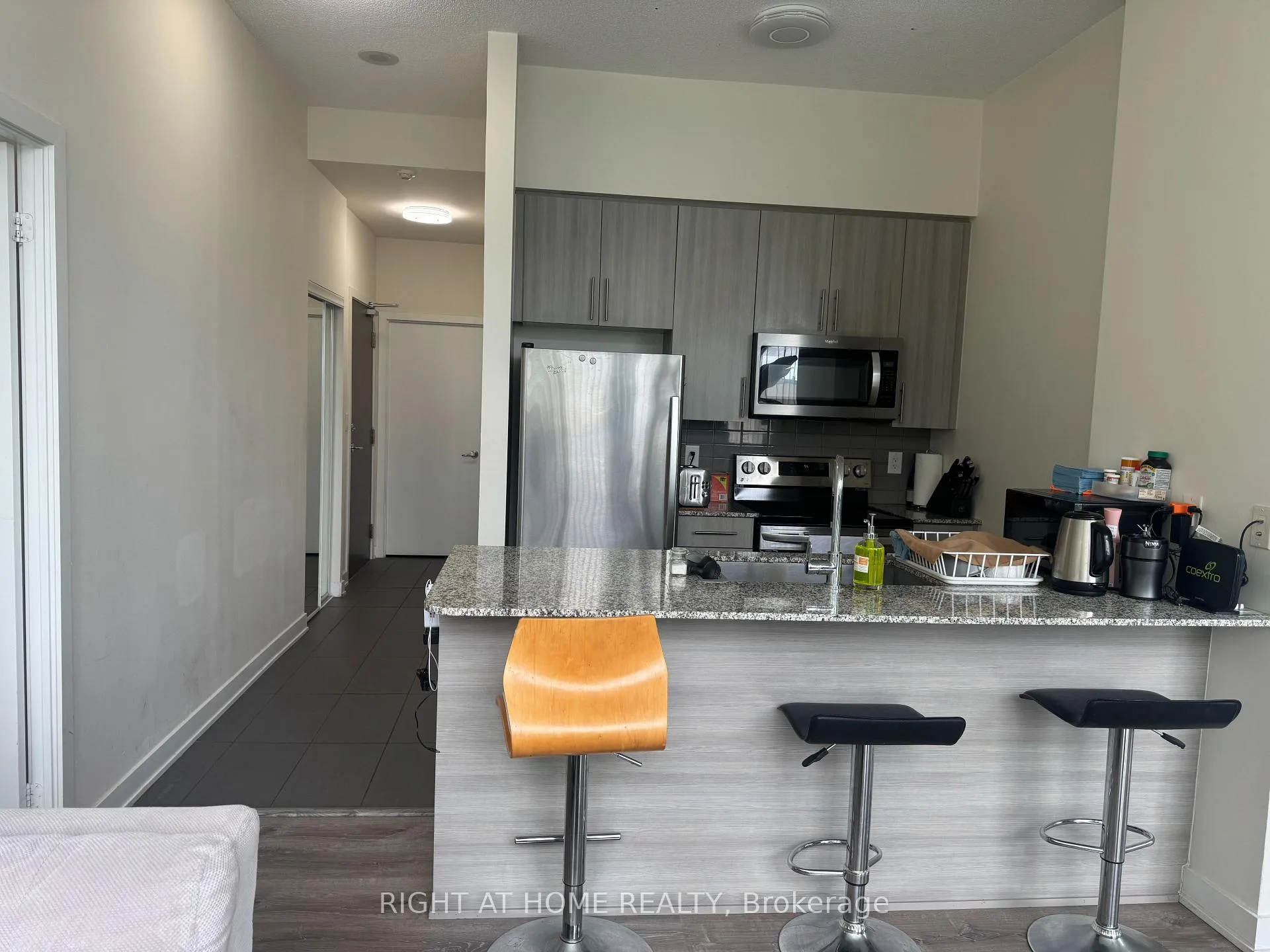 Photo 6 of Unit 708, 4099 Brickstone Mews, Mississauga, City Centre — HOMEH