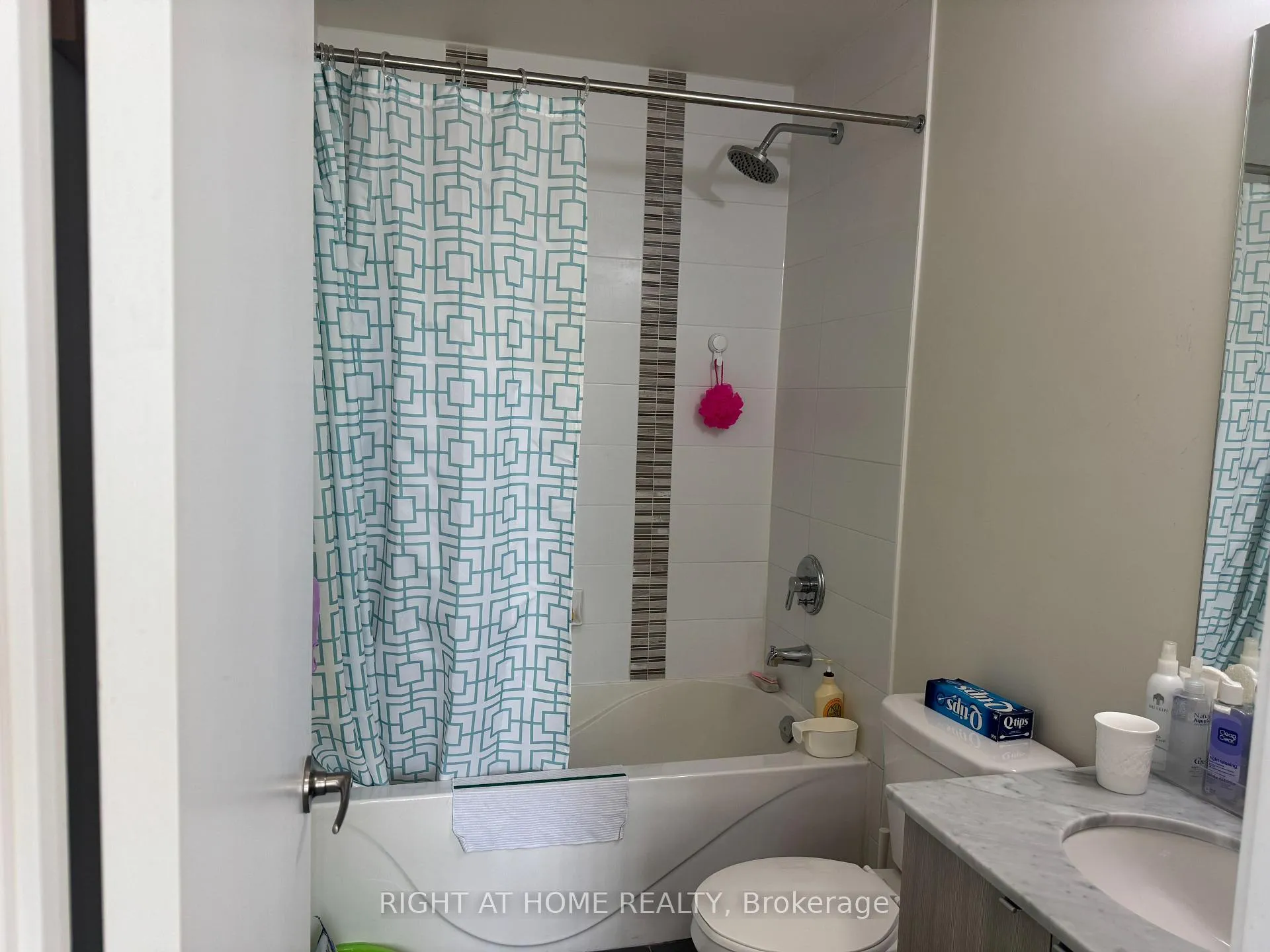 Photo 9 of Unit 708, 4099 Brickstone Mews, Mississauga, City Centre — HOMEH