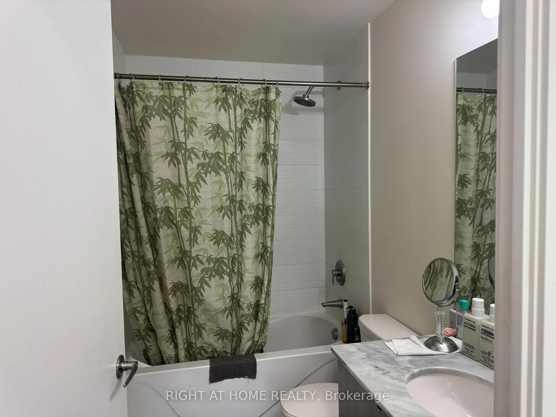 Photo 11 of Unit 708, 4099 Brickstone Mews, Mississauga, City Centre — HOMEH