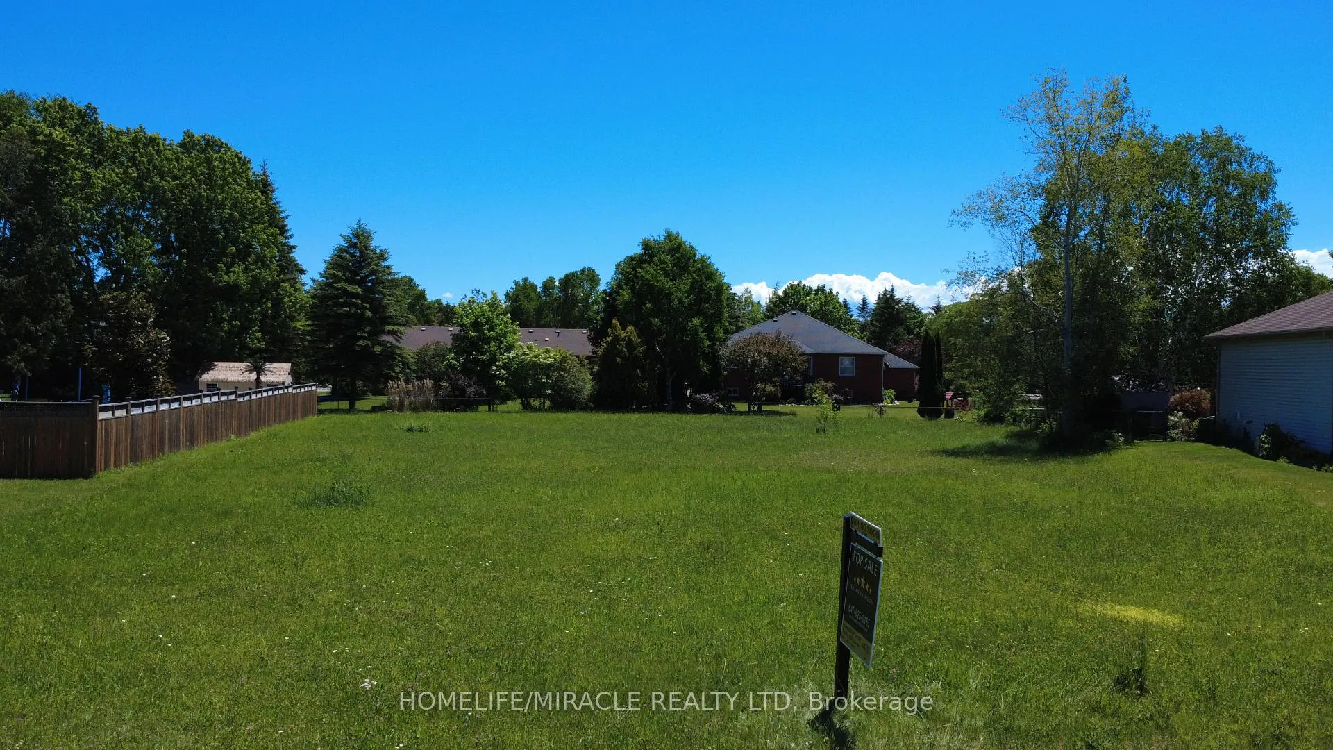 Photo 1 of 31 Fairway Crescent, Wasaga Beach — HOMEH
