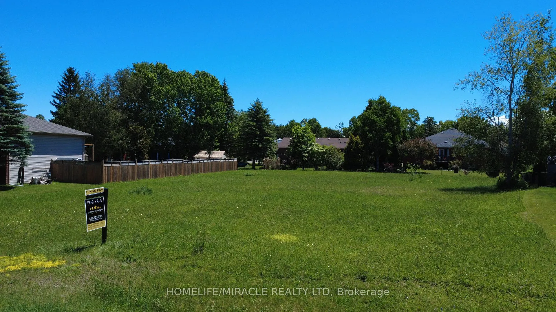 Photo 2 of 31 Fairway Crescent, Wasaga Beach — HOMEH