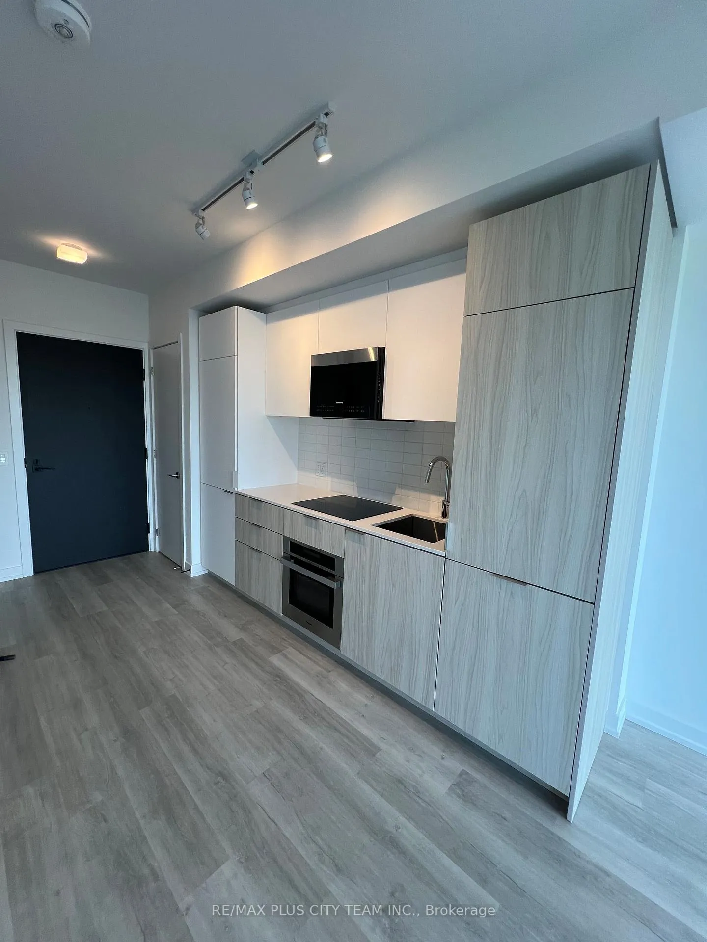 Photo 3 of Unit 707, 28 Eastern Avenue, Toronto, Moss Park — HOMEH