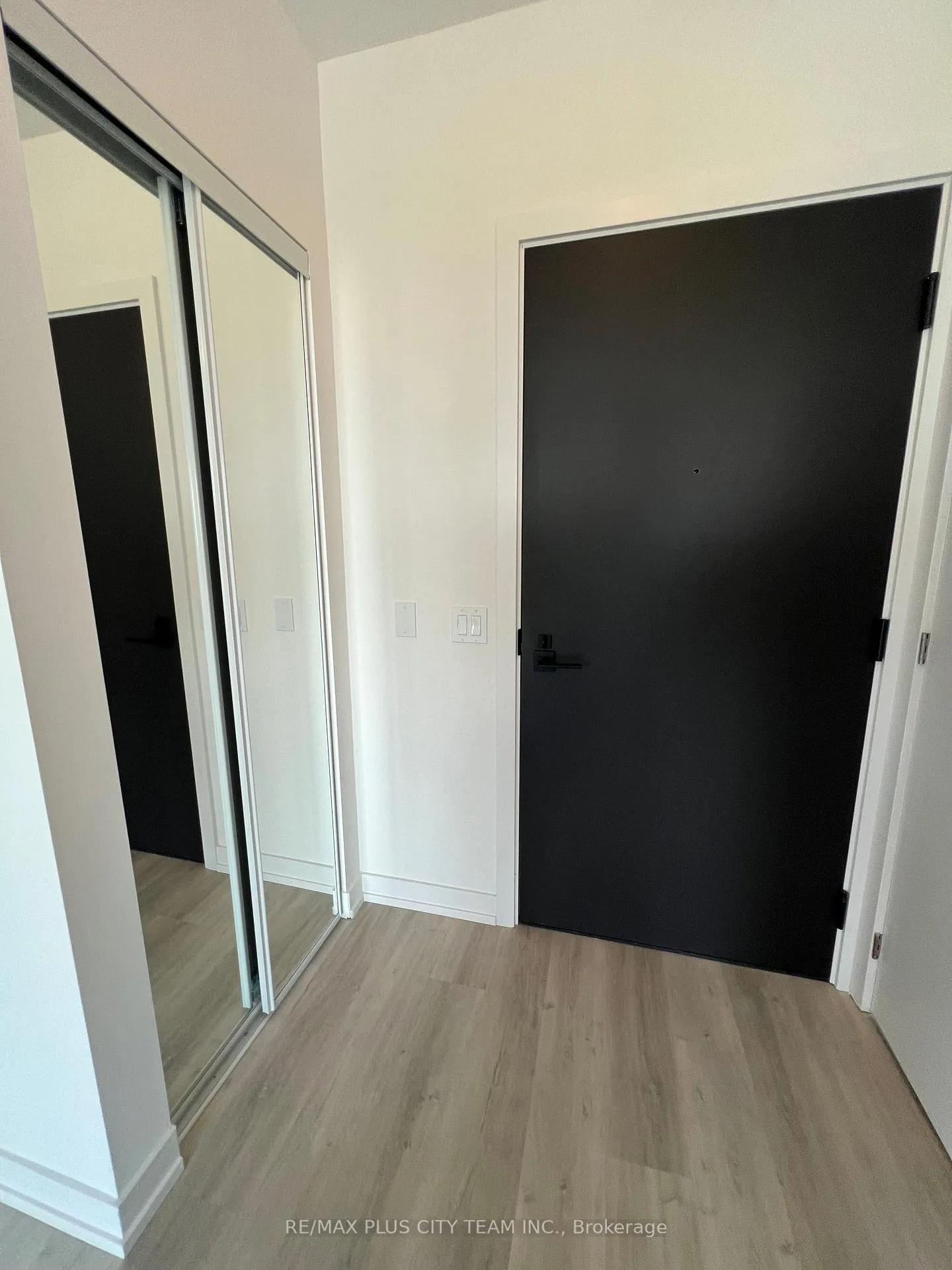 Photo 8 of Unit 707, 28 Eastern Avenue, Toronto, Moss Park — HOMEH