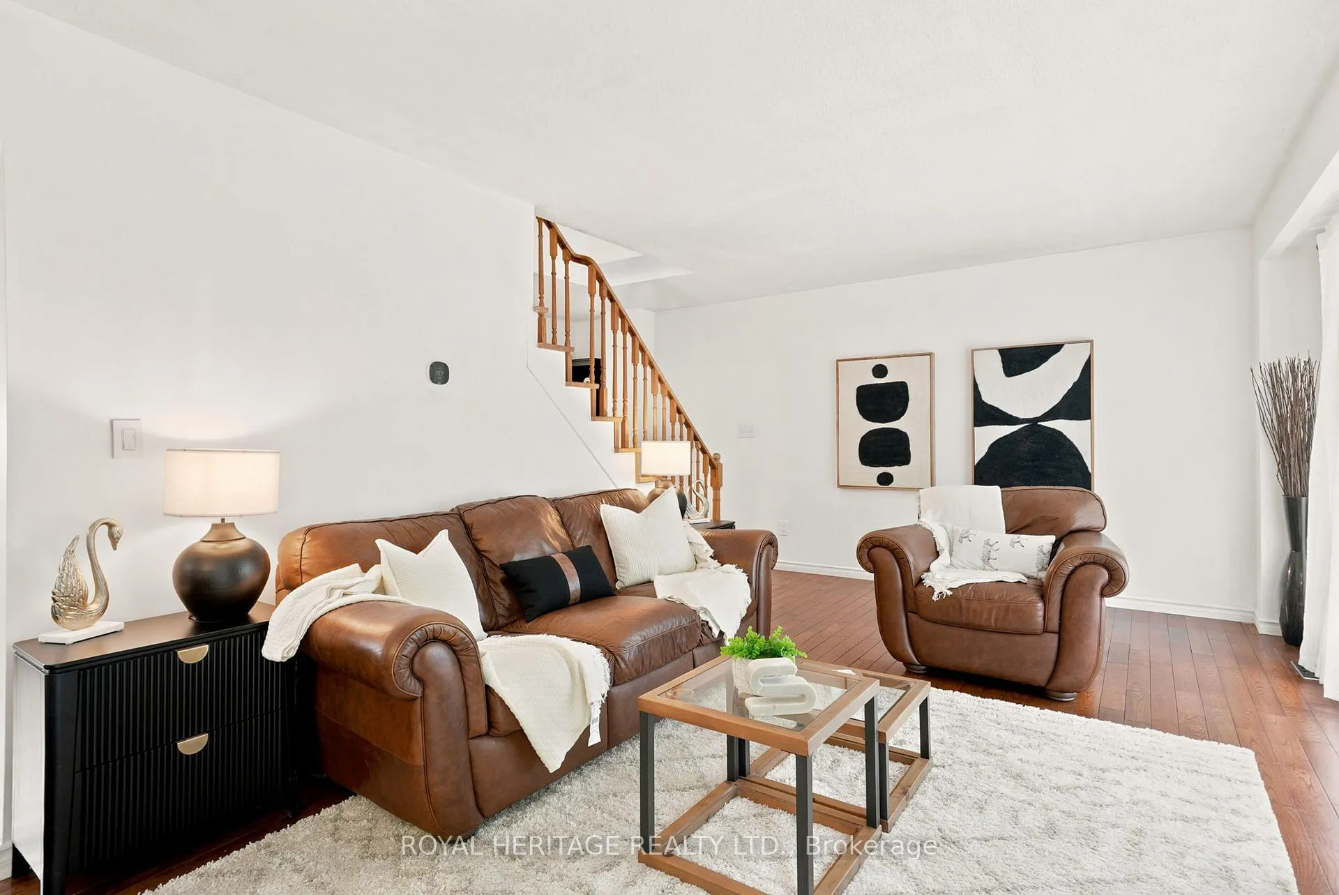 Photo 5 of 518 Crestwood Drive, Oshawa, O'Neill — HOMEH