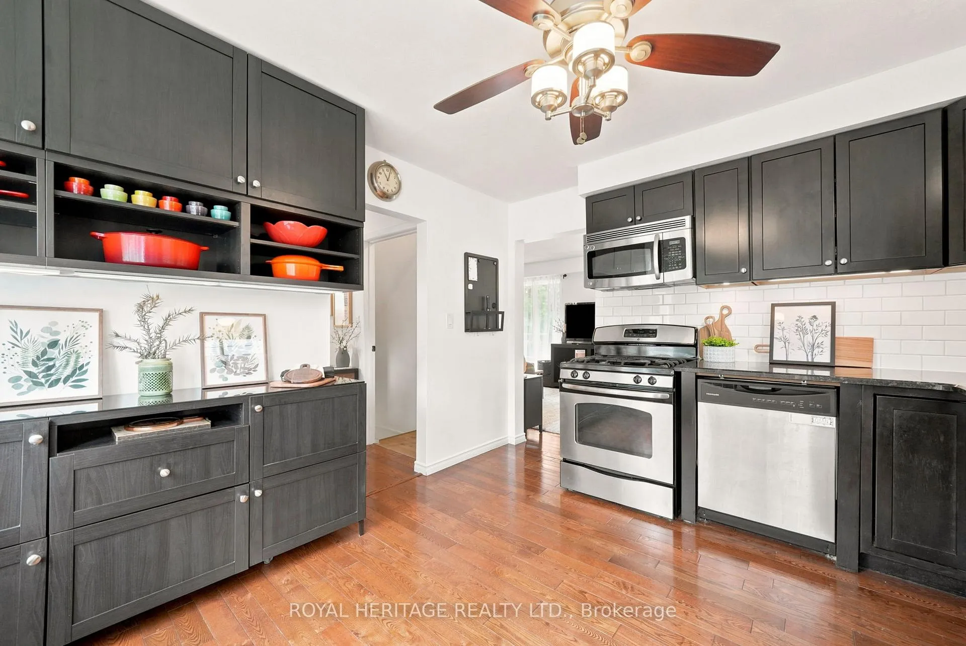 Photo 9 of 518 Crestwood Drive, Oshawa, O'Neill — HOMEH