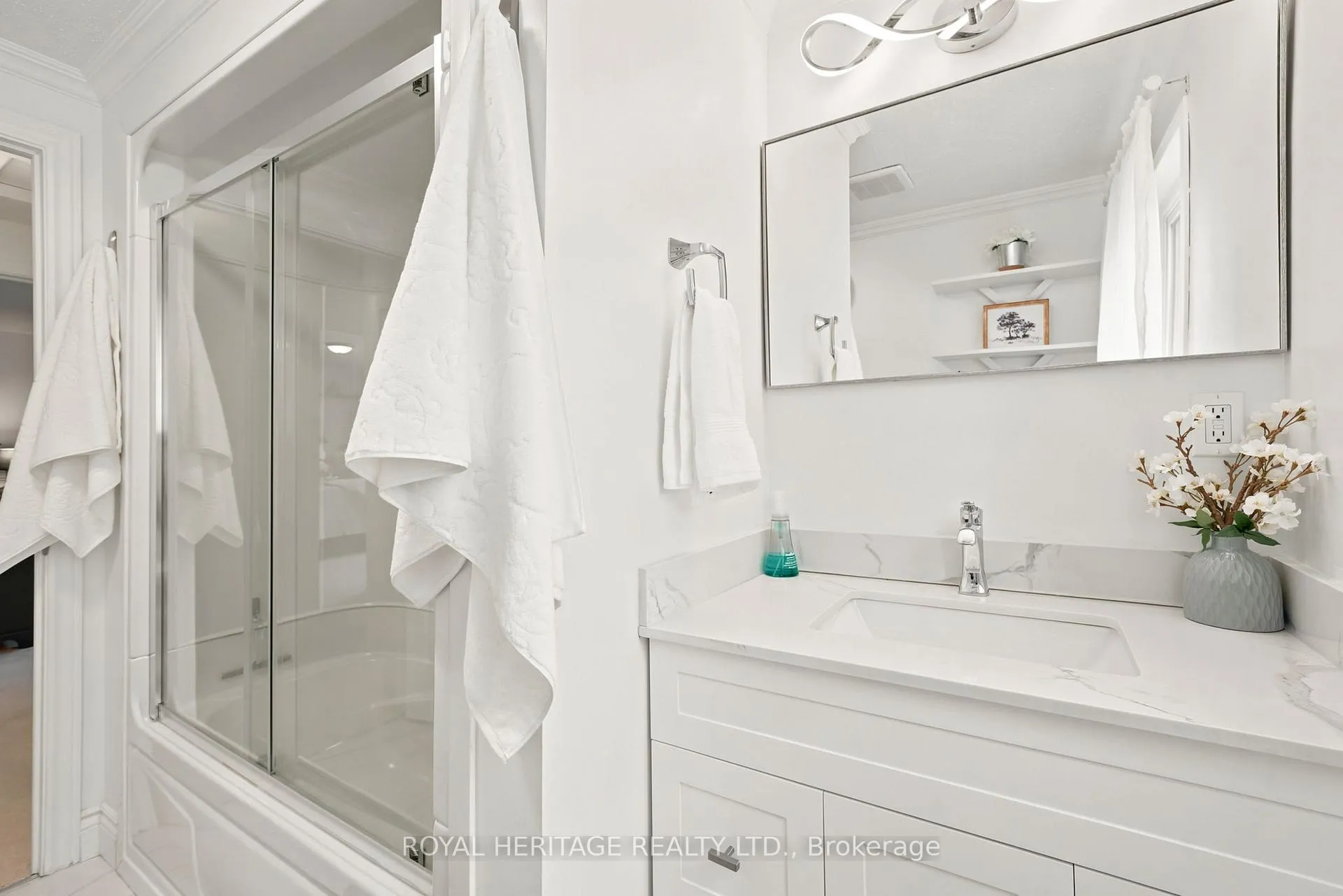 Photo 21 of 518 Crestwood Drive, Oshawa, O'Neill — HOMEH