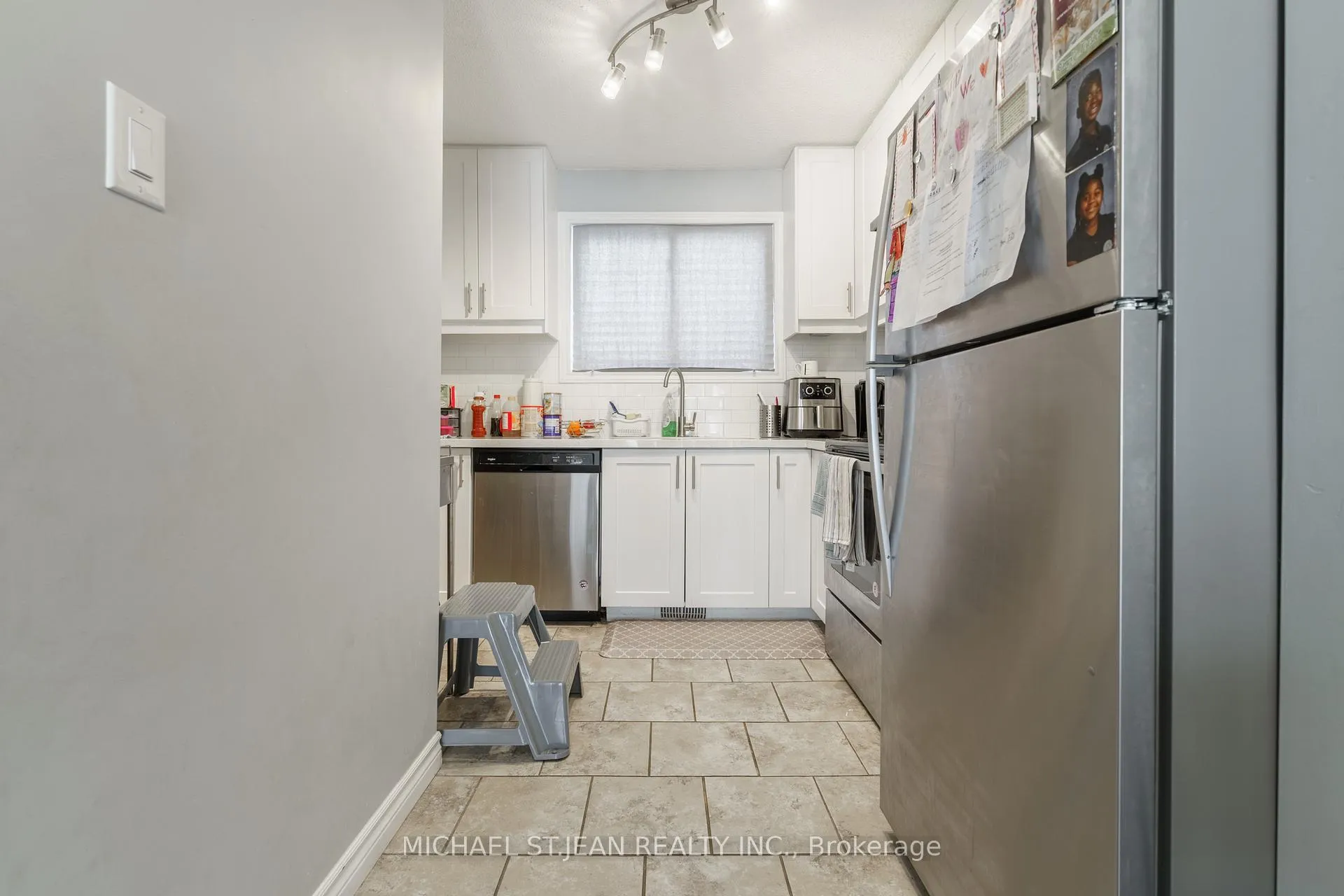 Photo 9 of 125 Limeridge Road W, Hamilton, Rolston — HOMEH