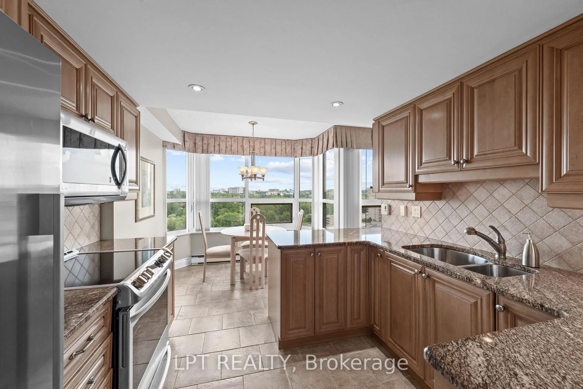 Photo 18 of Unit 1505, 1510 Riverside Drive, Ottawa, Riverview Park — HOMEH