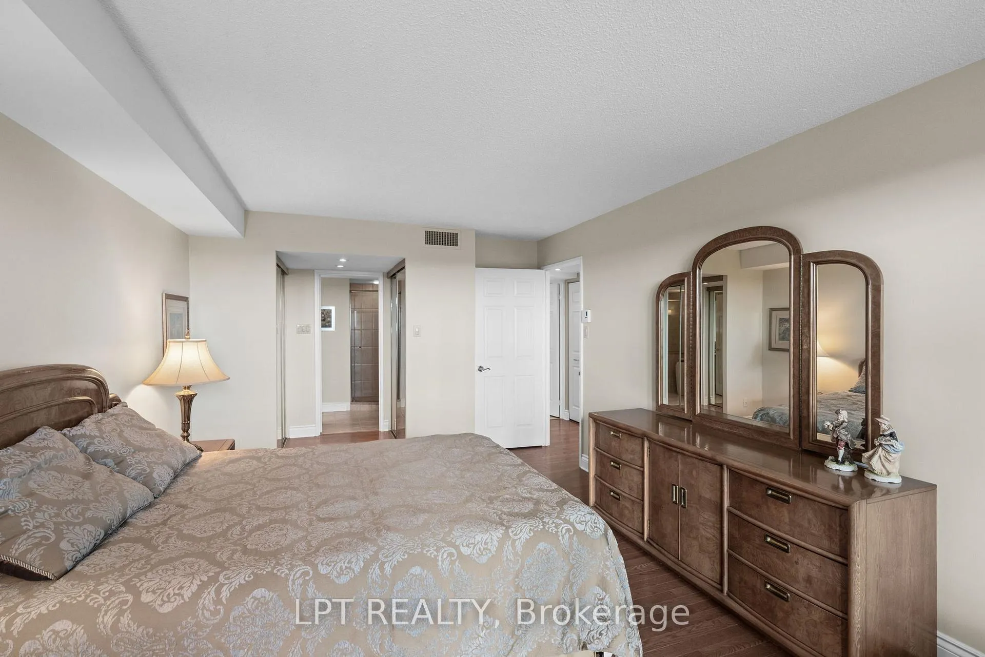 Photo 24 of Unit 1505, 1510 Riverside Drive, Ottawa, Riverview Park — HOMEH