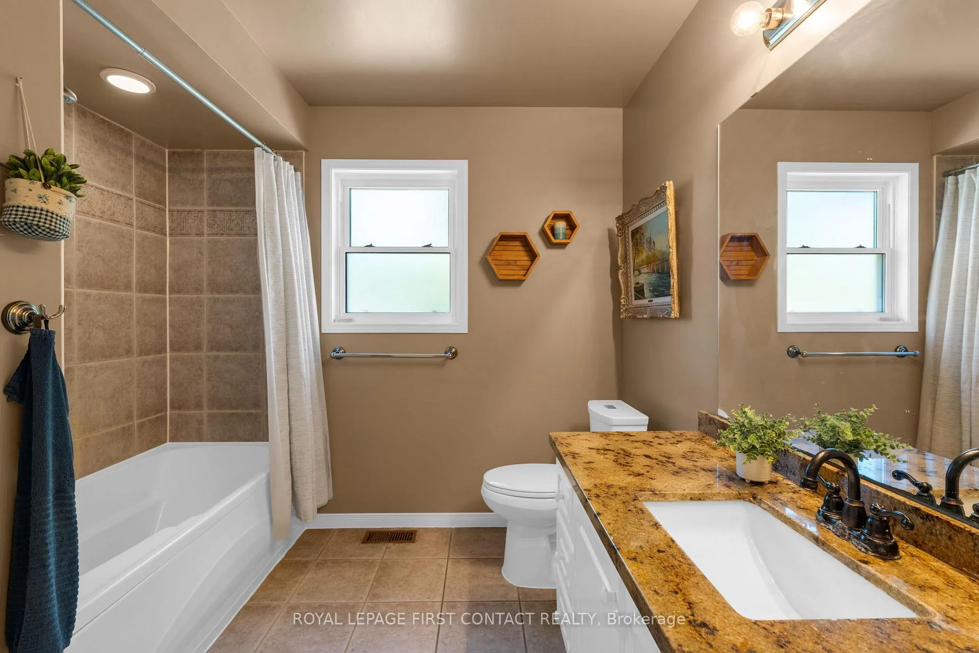 Photo 19 of 762 Dominion Avenue, Midland — HOMEH