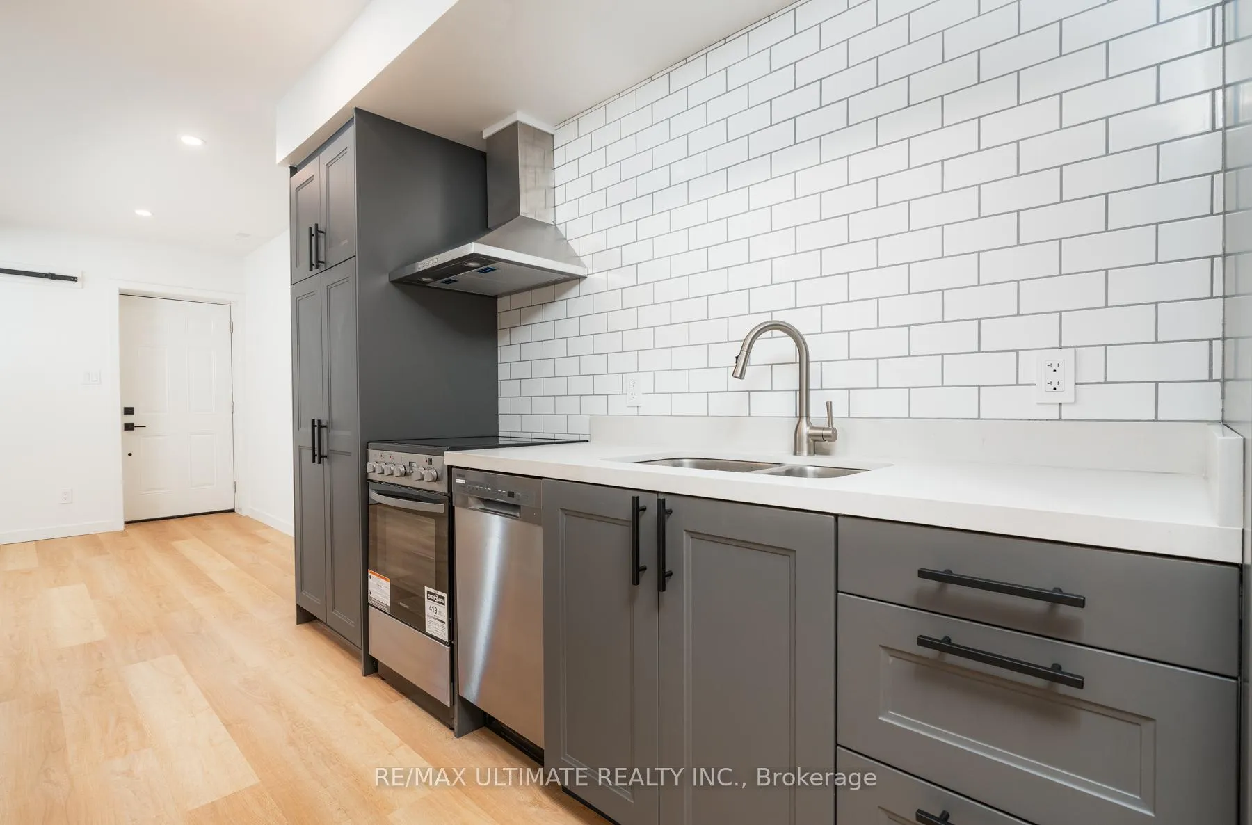 Photo 5 of Unit Lower, 46 Rutland Street, Toronto, Weston-Pellam Park — HOMEH