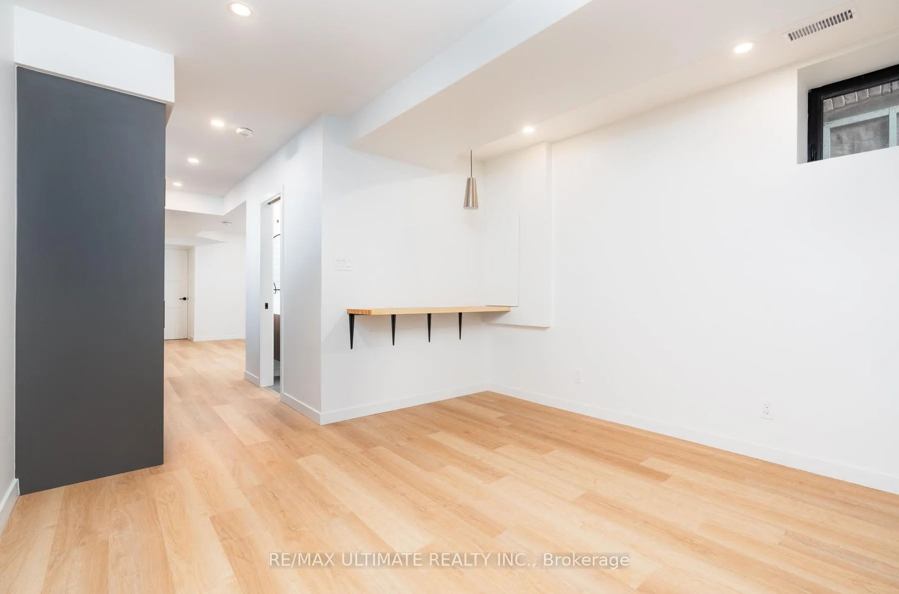 Photo 7 of Unit Lower, 46 Rutland Street, Toronto, Weston-Pellam Park — HOMEH