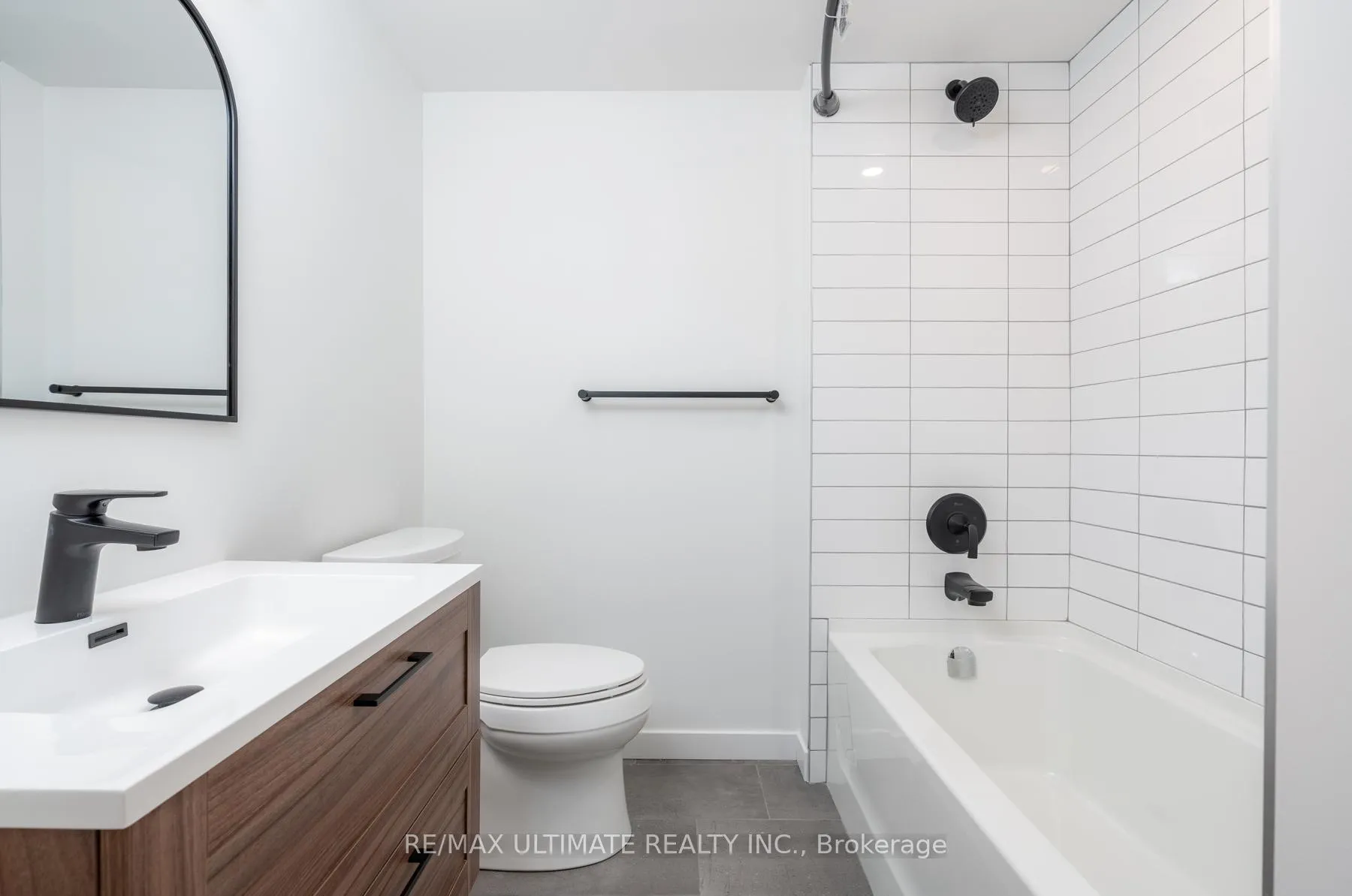 Photo 11 of Unit Lower, 46 Rutland Street, Toronto, Weston-Pellam Park — HOMEH