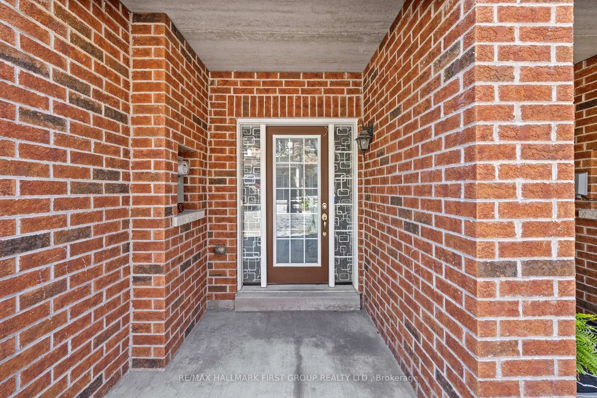 Photo 3 of 17 Edison Way, Whitby, Taunton North — HOMEH