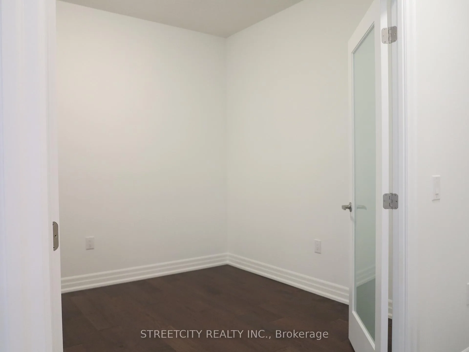 Photo 5 of Unit 111, 480 Callaway Road, London, North R — HOMEH