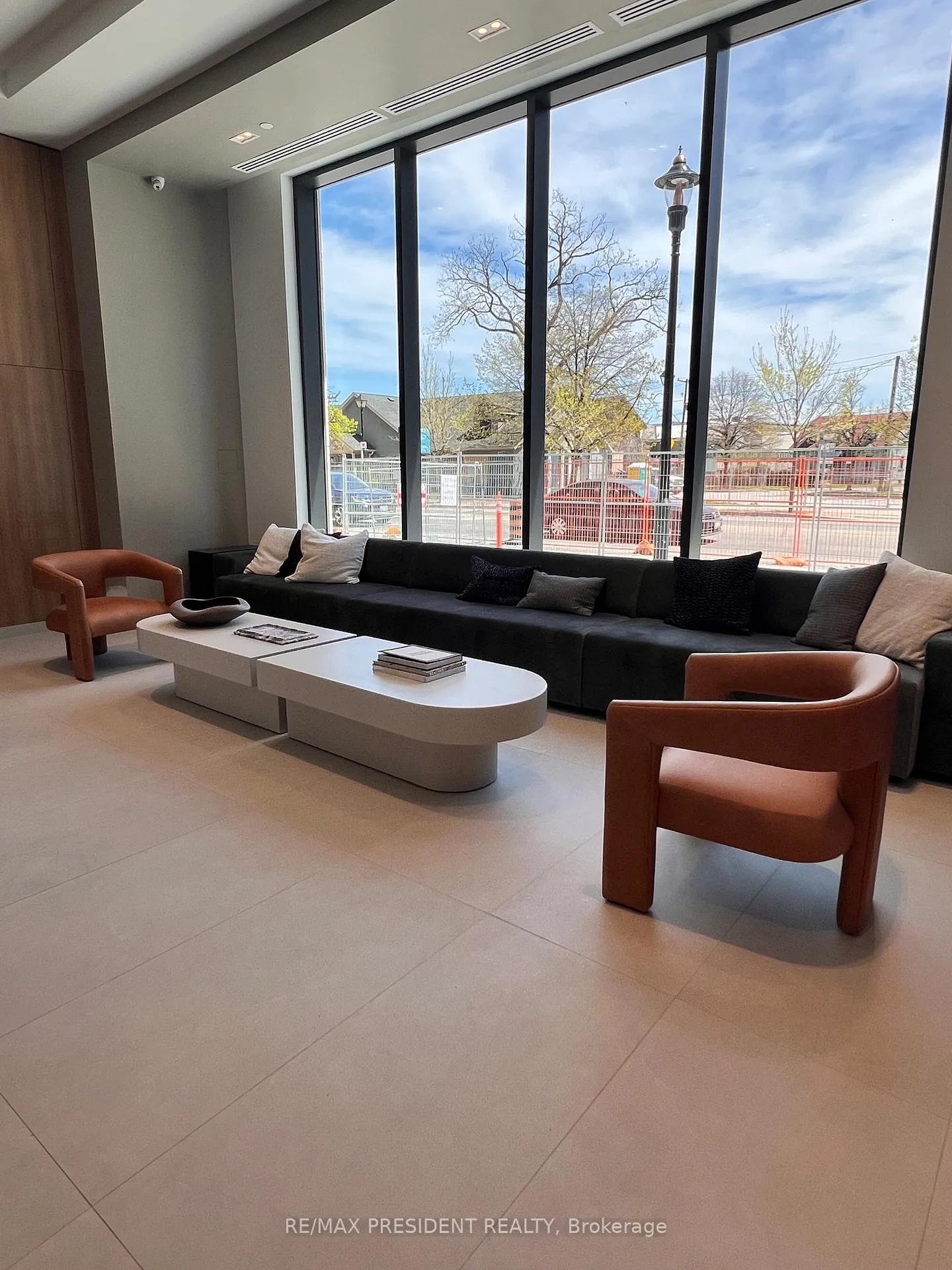 Photo 4 of Unit 2509, 2075 Lakeshore Road, Burlington, Brant — HOMEH