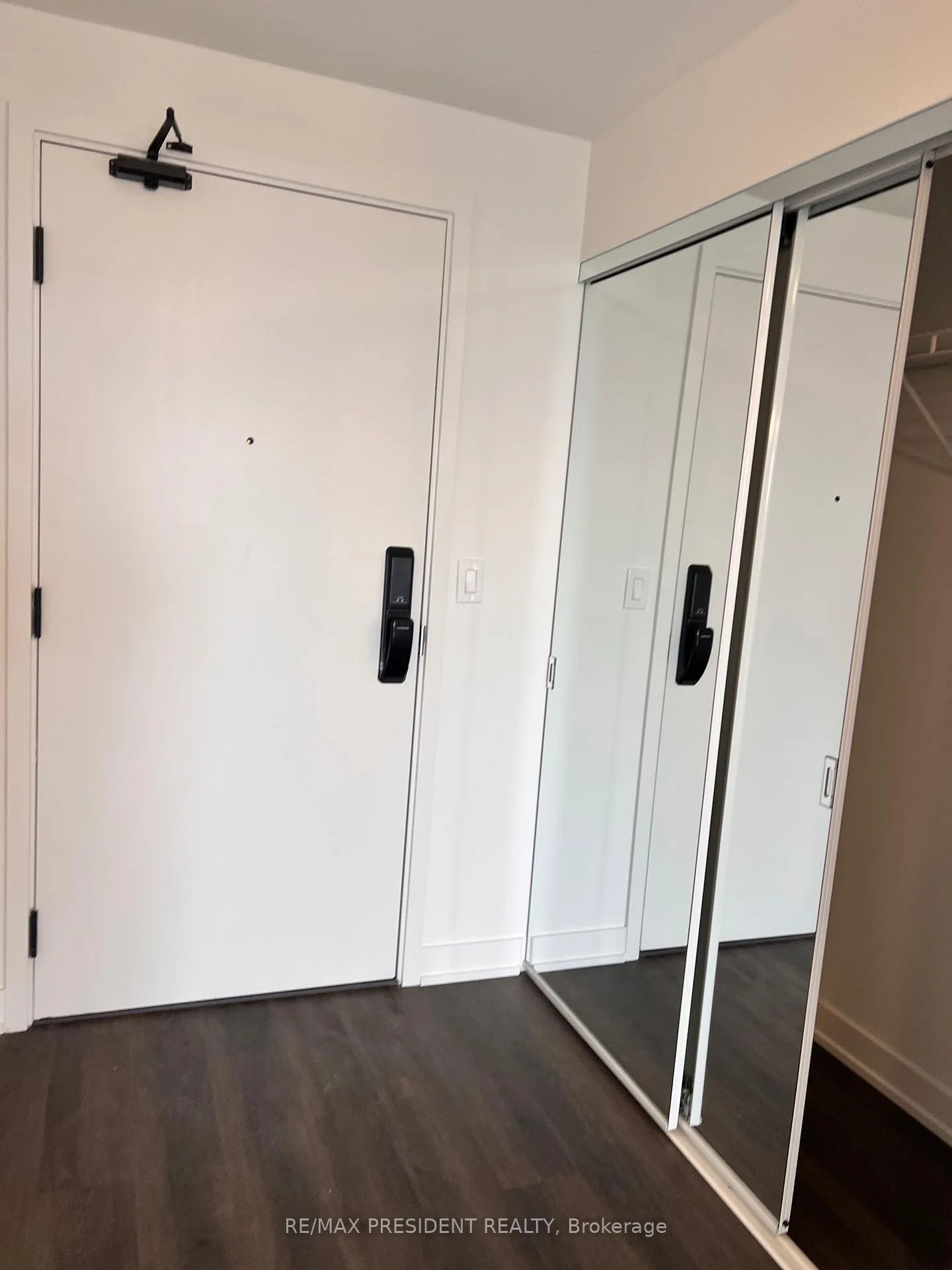 Photo 11 of Unit 2509, 2075 Lakeshore Road, Burlington, Brant — HOMEH